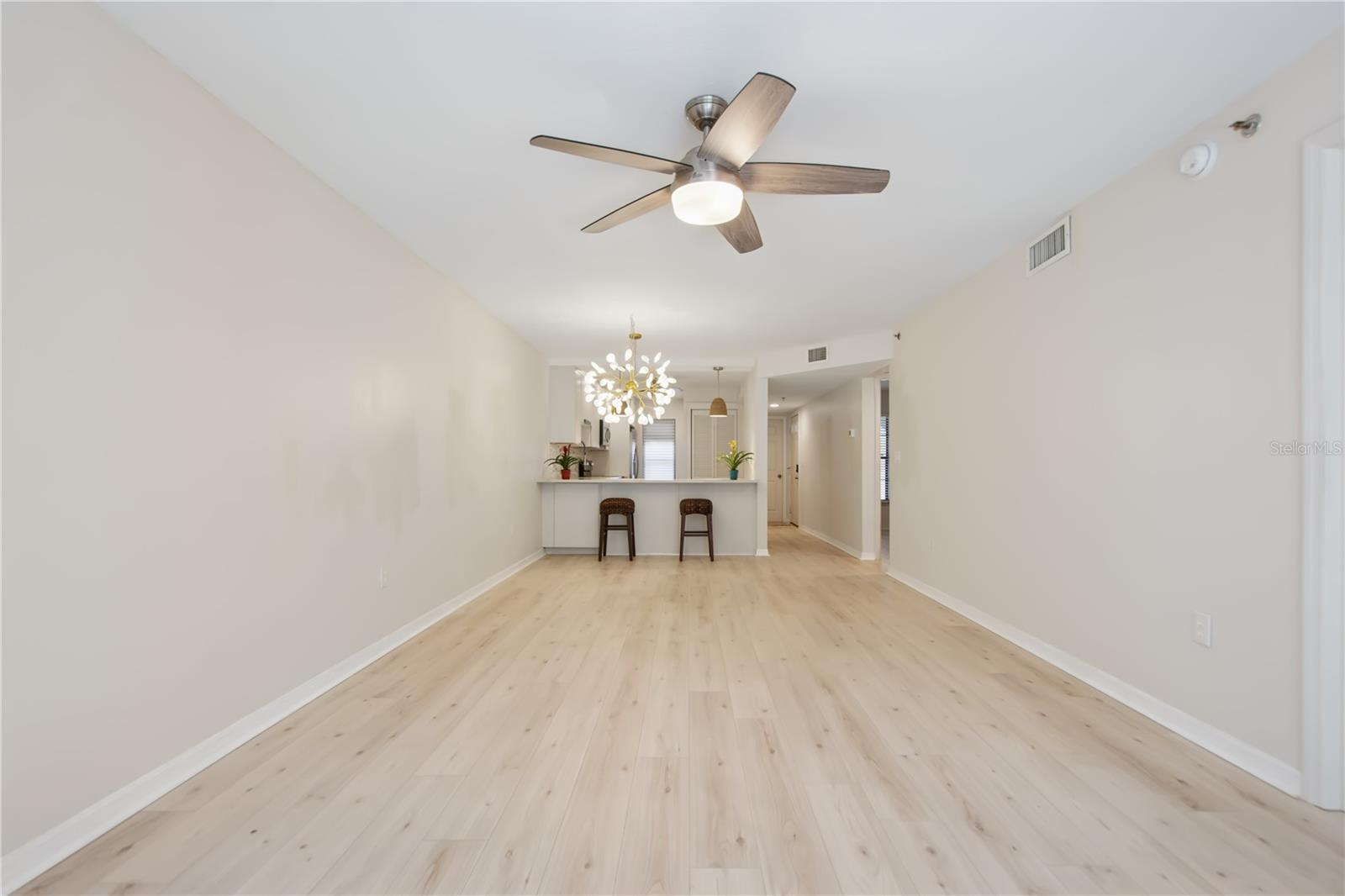 Image 13 of 34 For 930 Capri Isles Boulevard 120