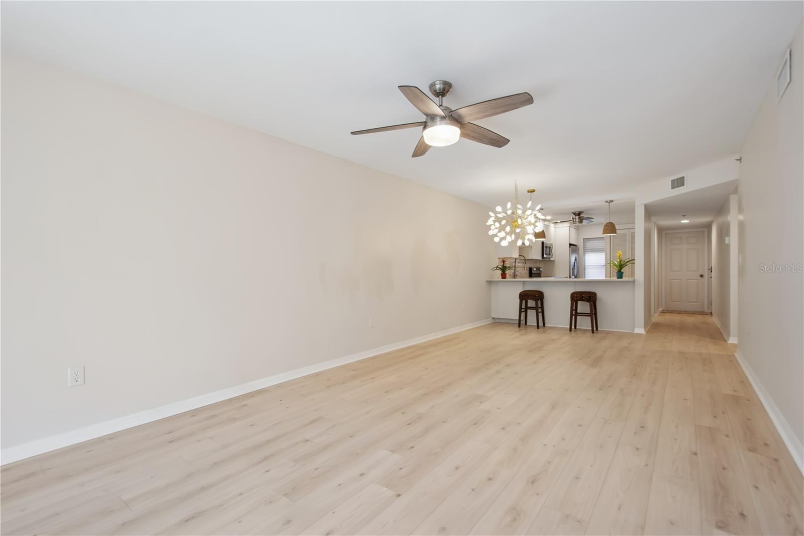 Image 24 of 34 For 930 Capri Isles Boulevard 120