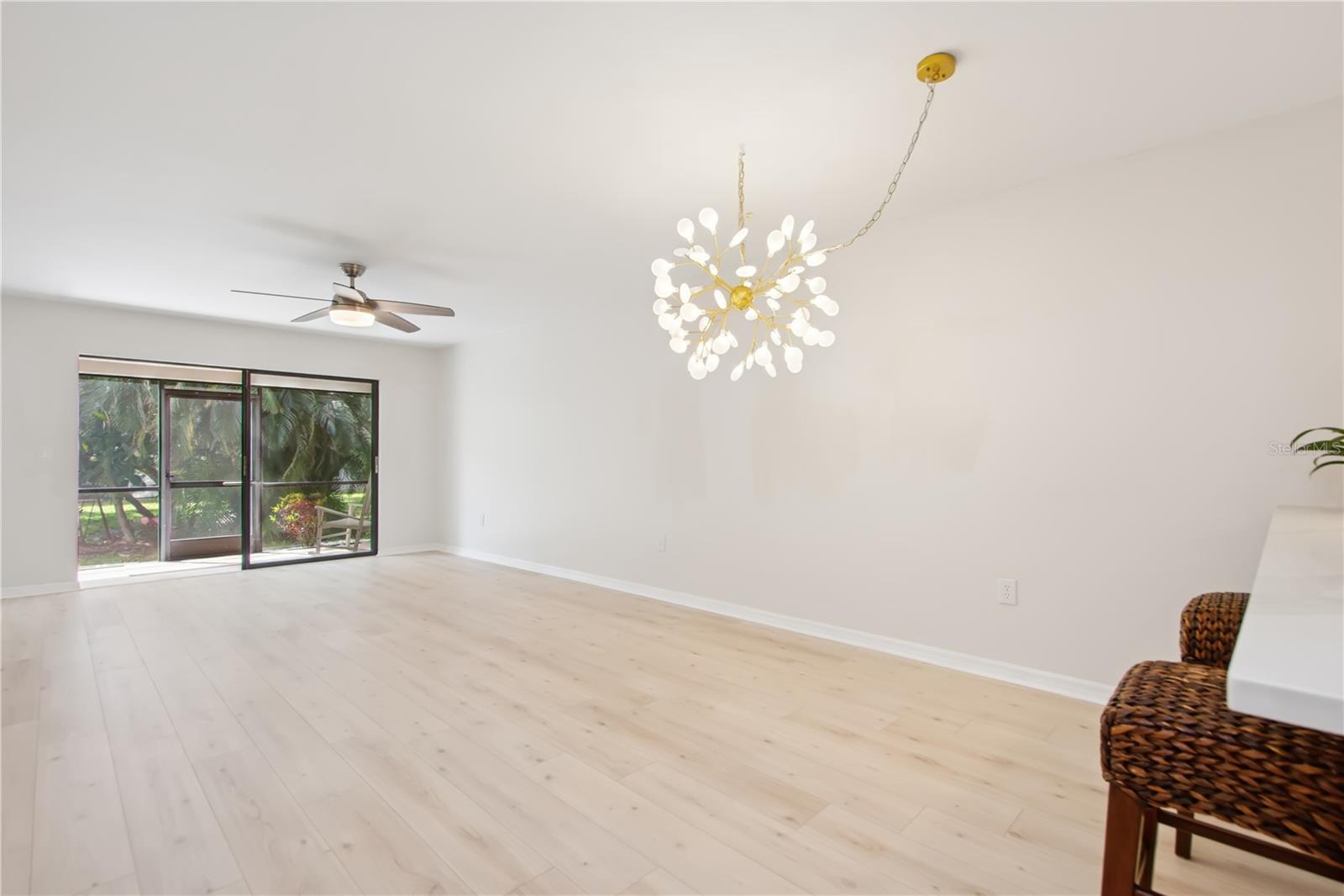 Image 25 of 34 For 930 Capri Isles Boulevard 120