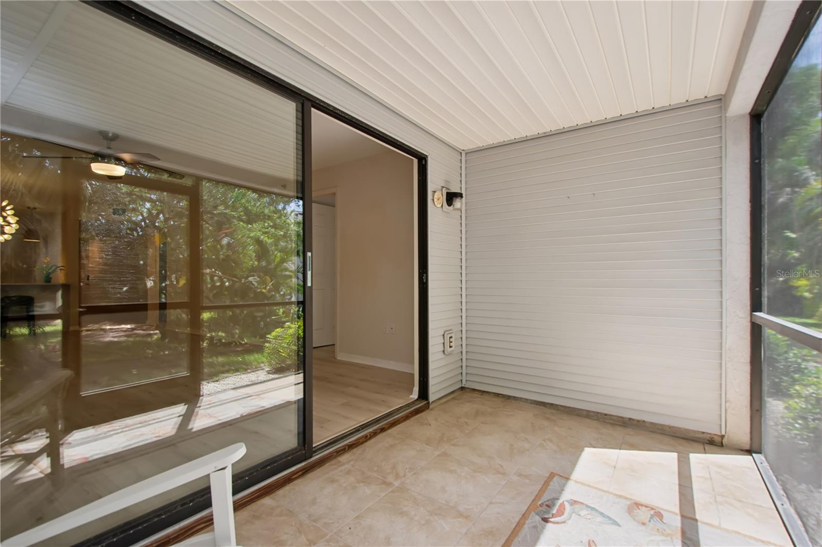 Image 28 of 34 For 930 Capri Isles Boulevard 120