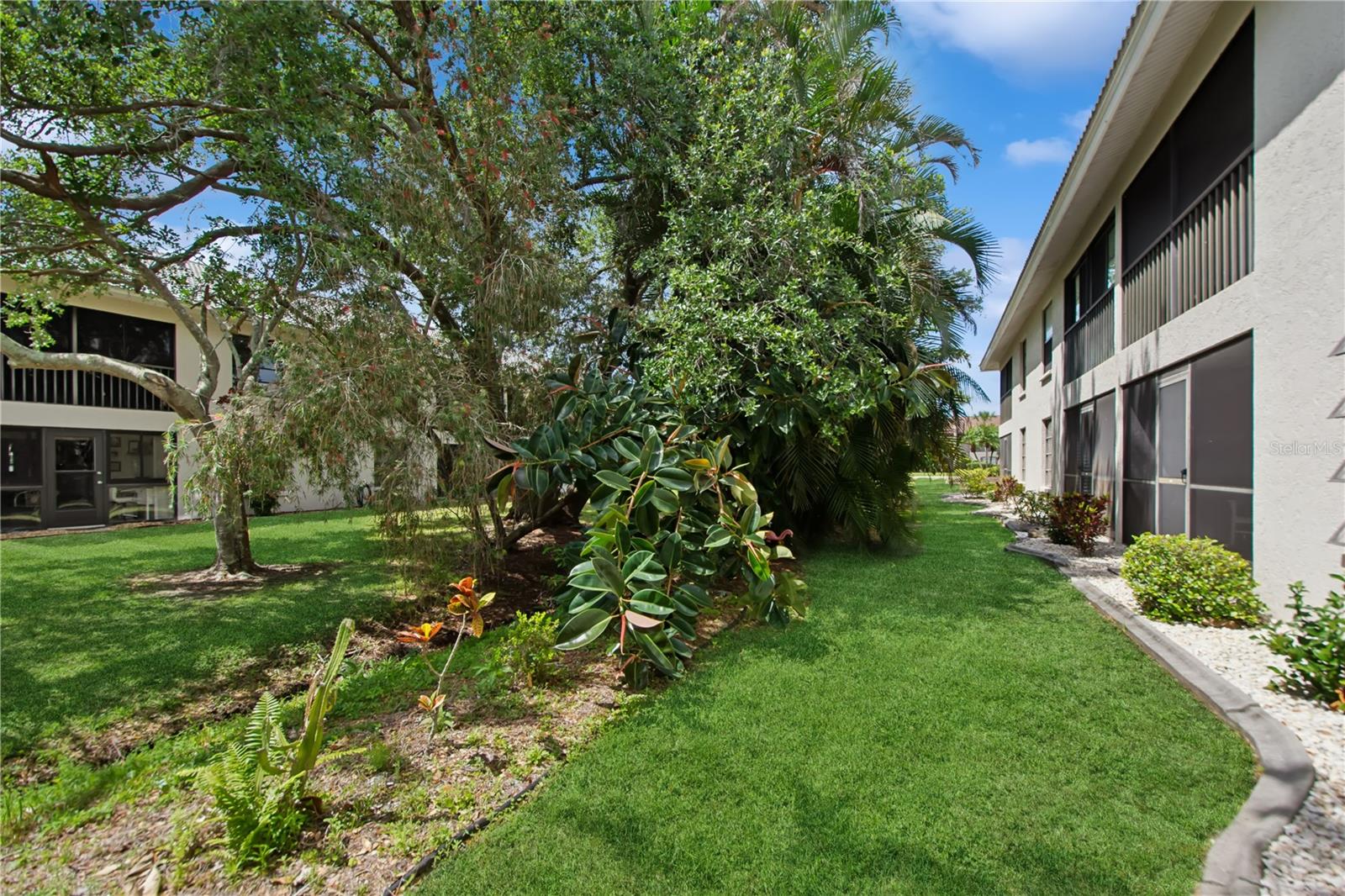 Image 29 of 34 For 930 Capri Isles Boulevard 120