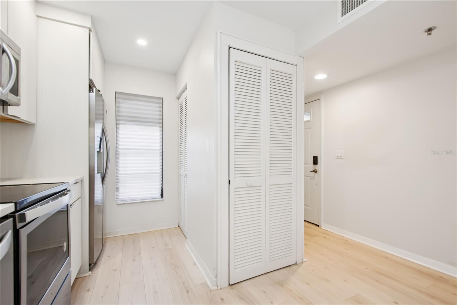 Image 8 of 34 For 930 Capri Isles Boulevard 120