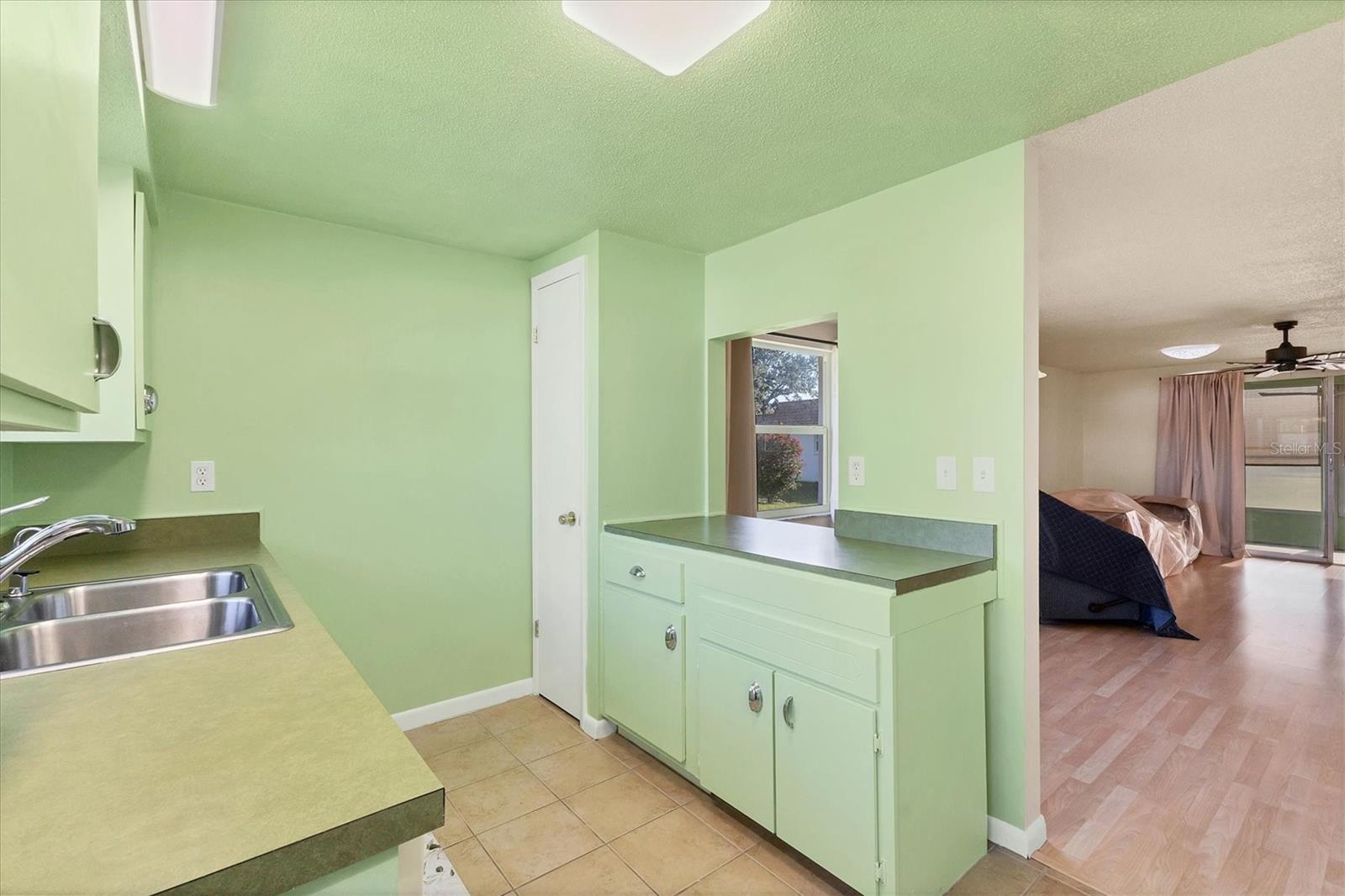 Image 14 of 48 For 680 Circlewood Drive W3