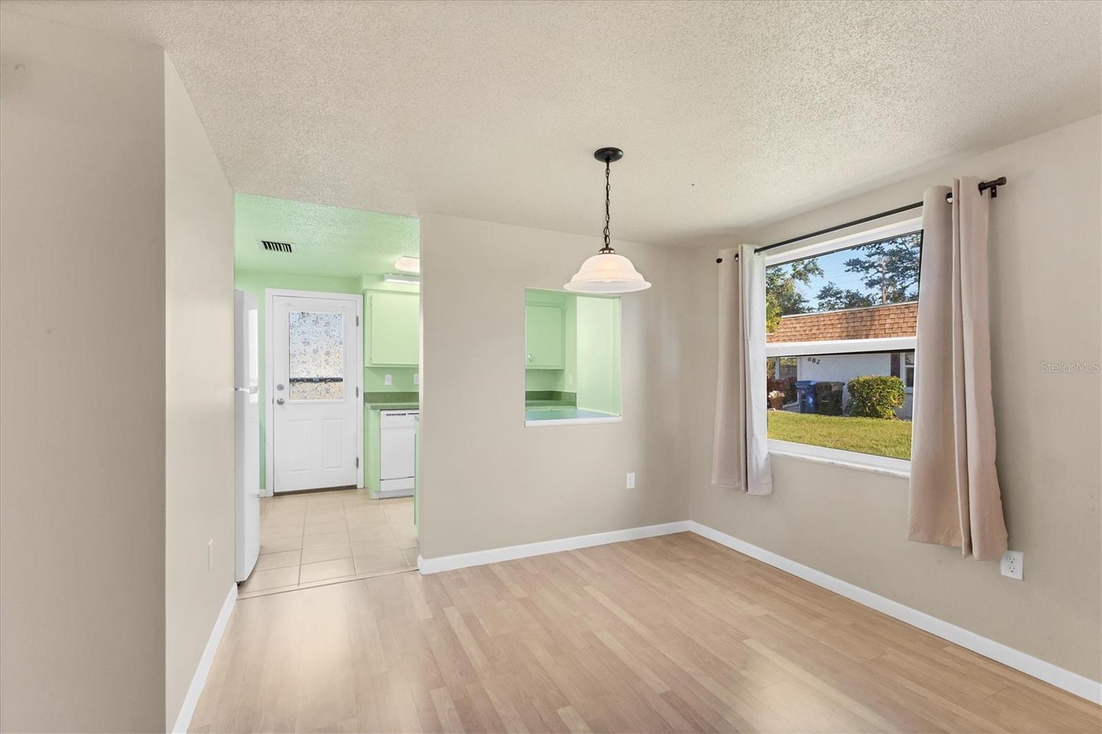Image 16 of 48 For 680 Circlewood Drive W3