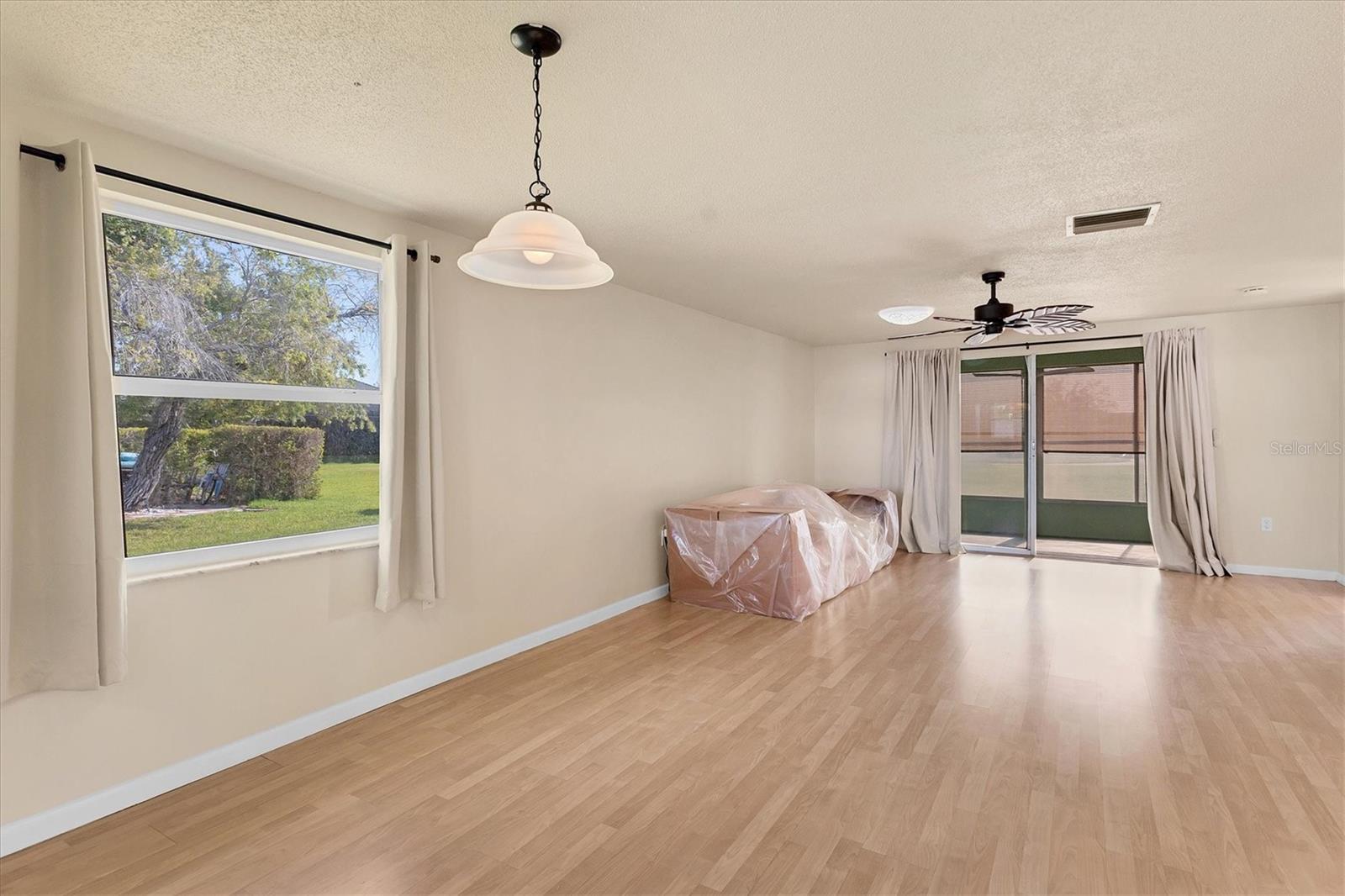 Image 18 of 48 For 680 Circlewood Drive W3