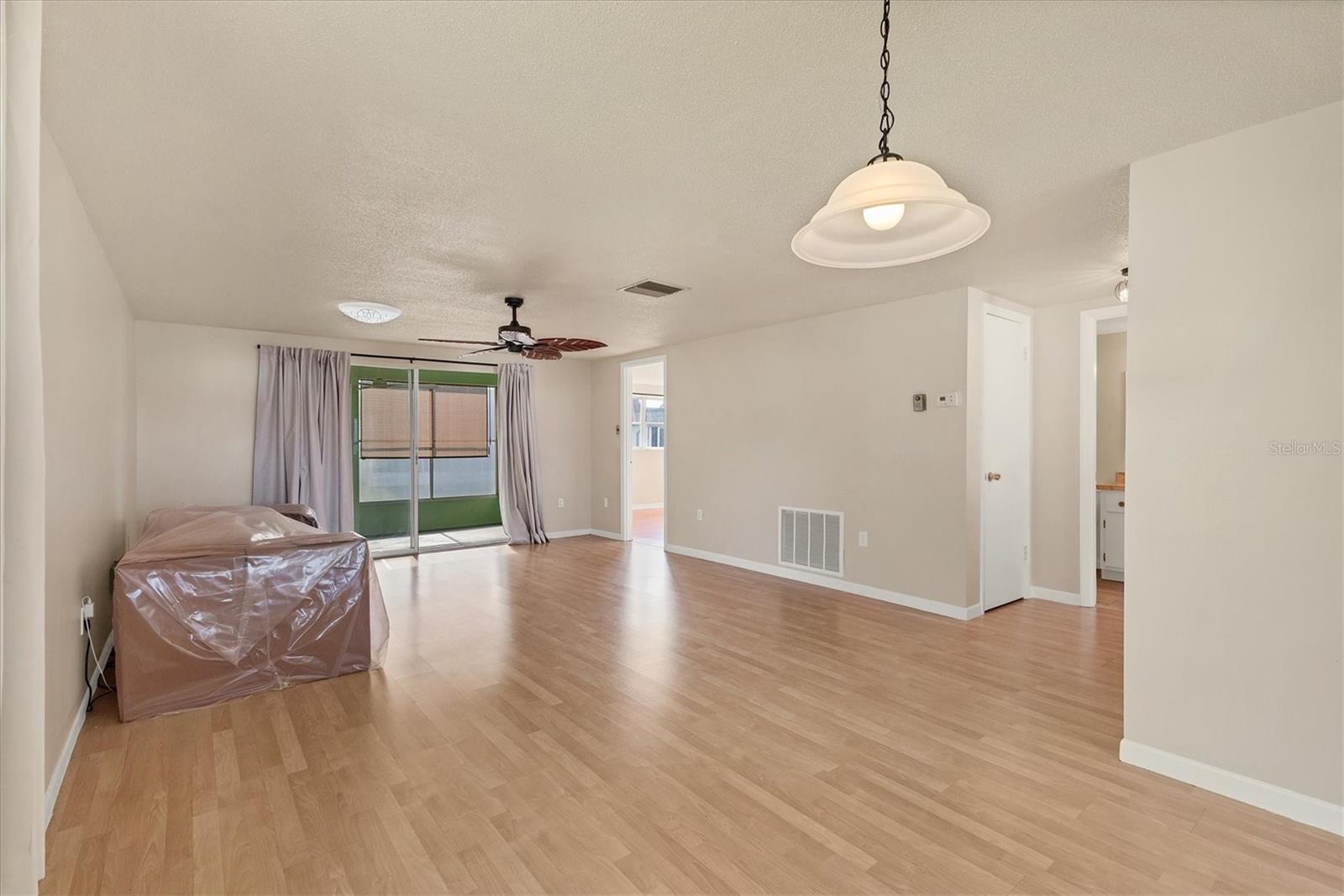 Image 19 of 48 For 680 Circlewood Drive W3