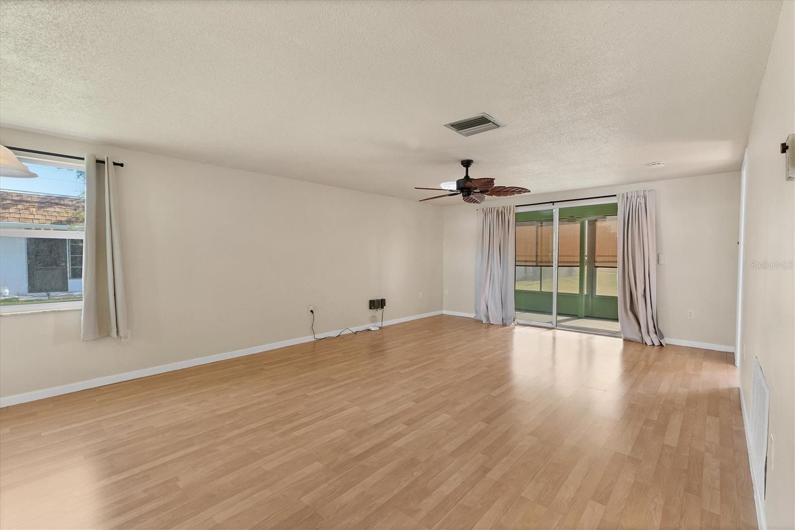Image 6 of 48 For 680 Circlewood Drive W3