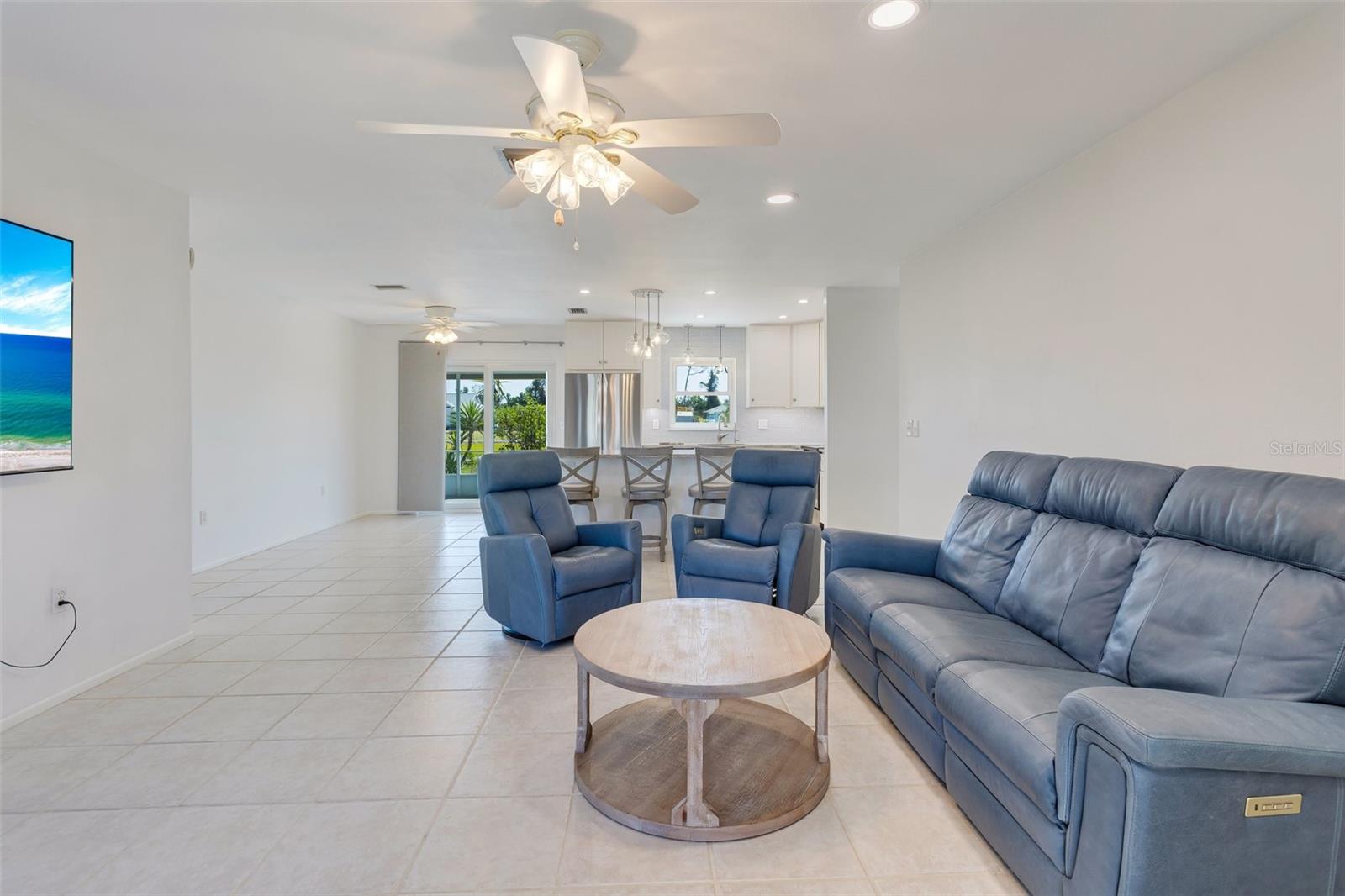 Image 16 of 39 For 1725 Edison Drive