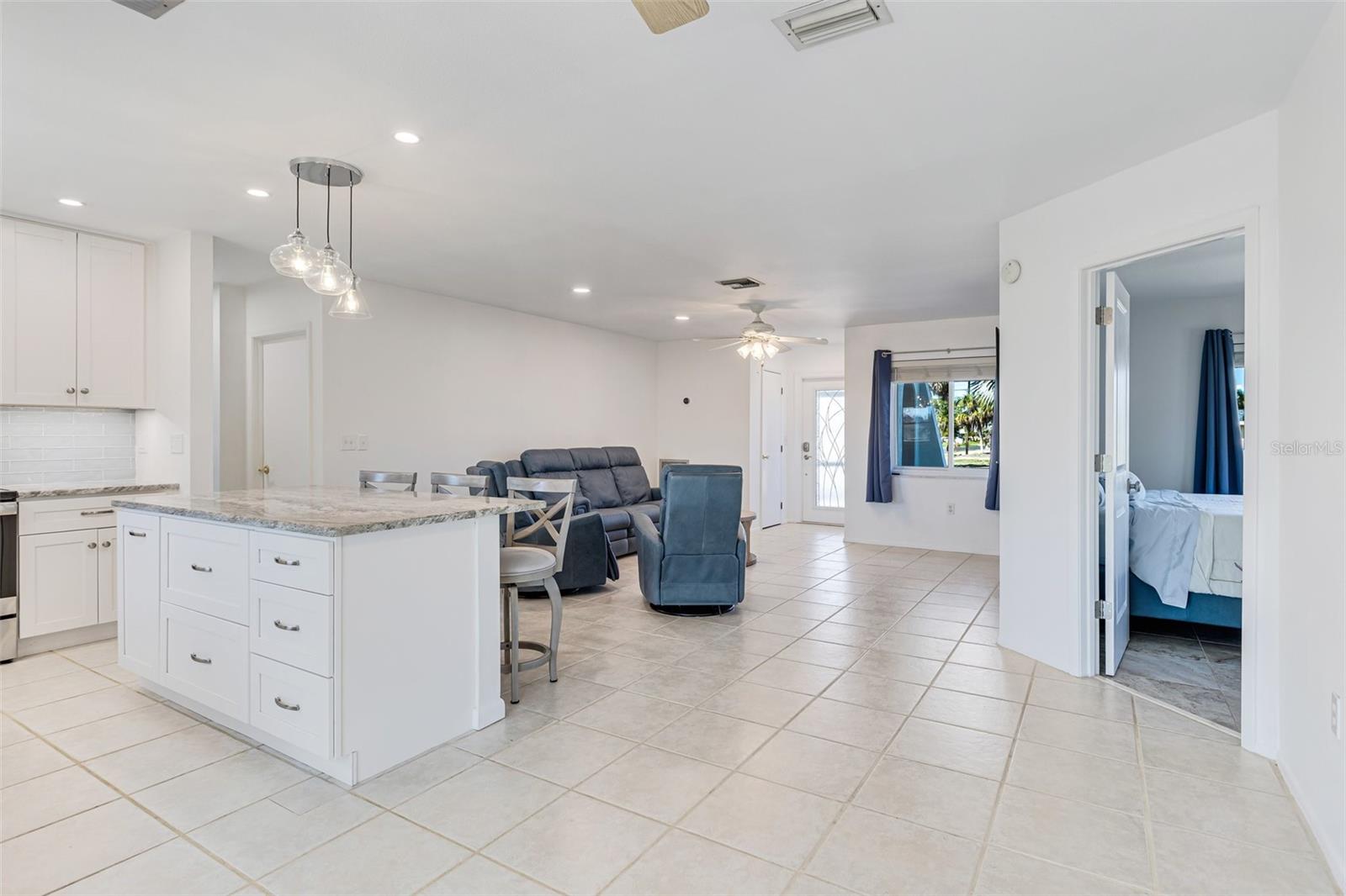 Image 18 of 39 For 1725 Edison Drive