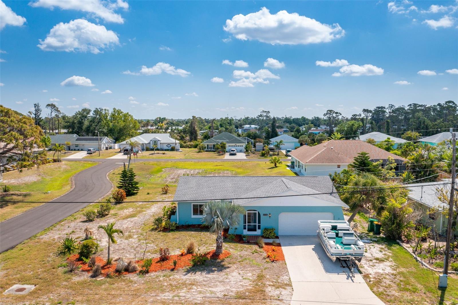 Image 2 of 39 For 1725 Edison Drive