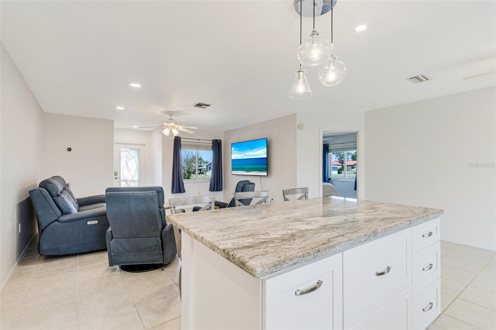 Image 20 of 39 For 1725 Edison Drive