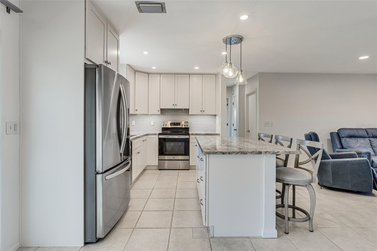 Image 21 of 39 For 1725 Edison Drive