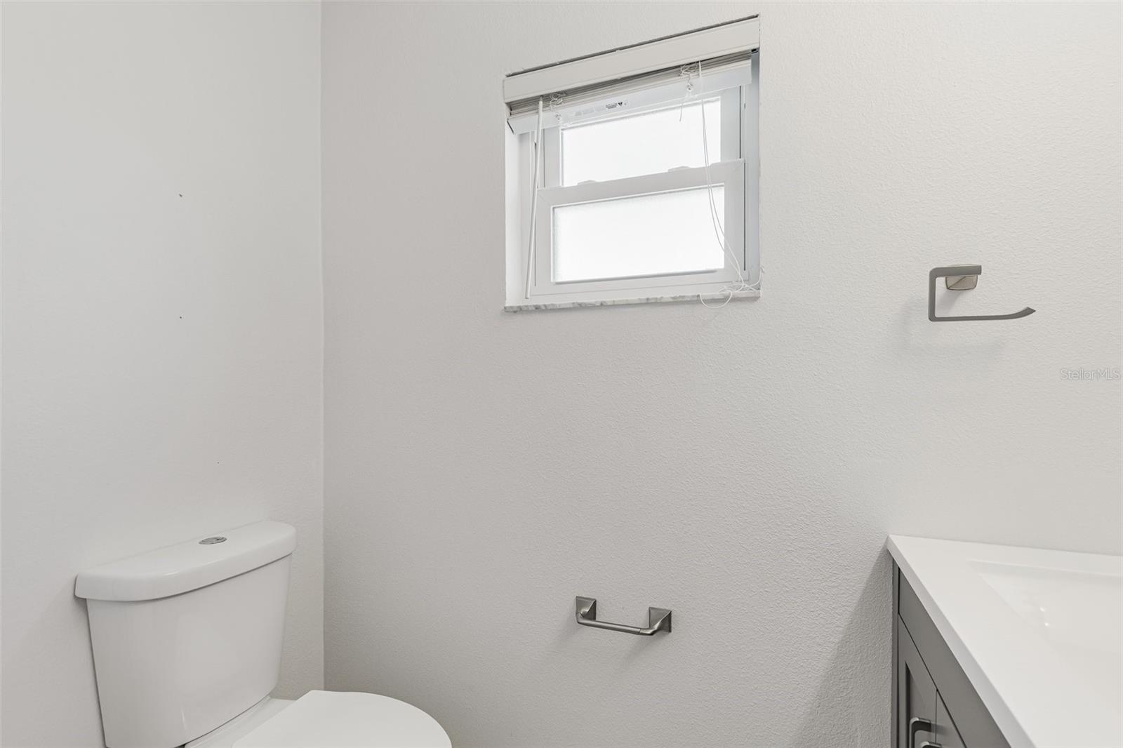 Image 30 of 39 For 1725 Edison Drive