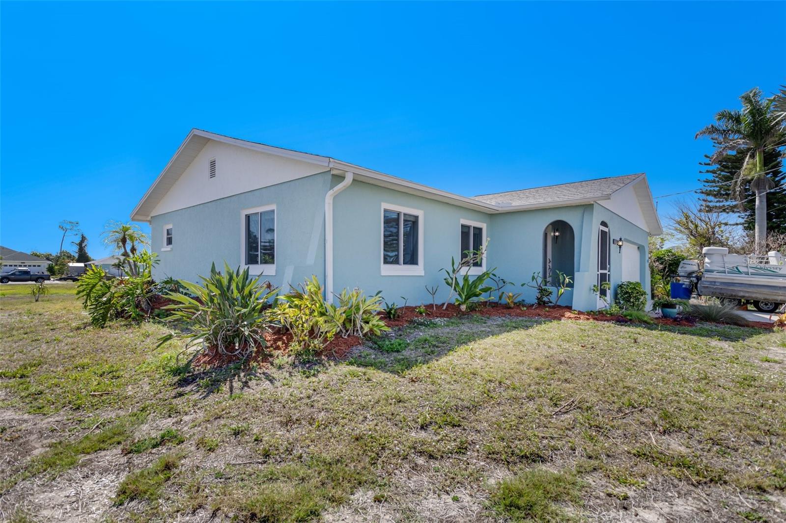 Image 4 of 39 For 1725 Edison Drive