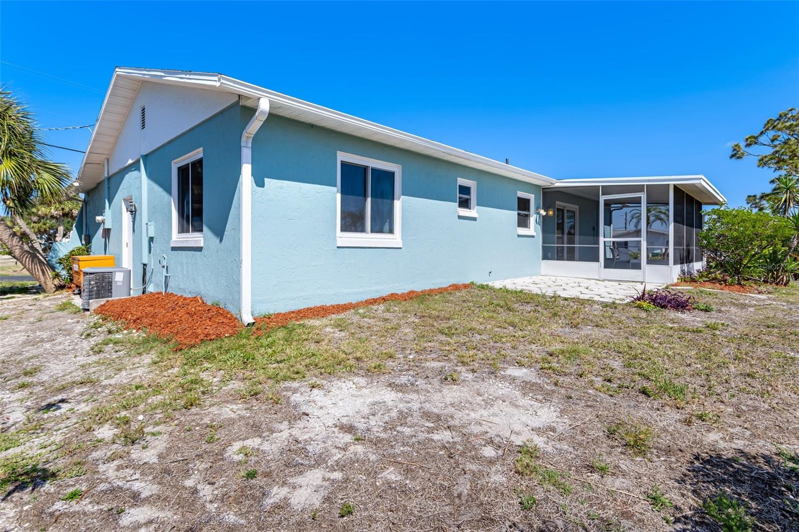 Image 6 of 39 For 1725 Edison Drive