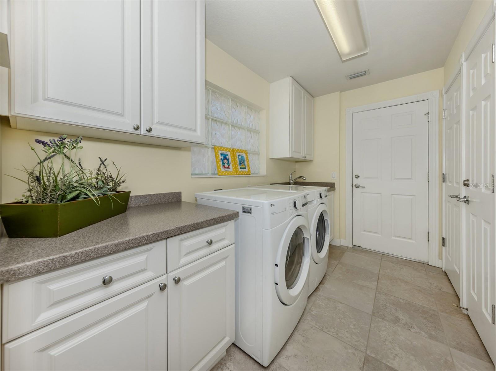 Image 15 of 54 For 13166 Huerta Street