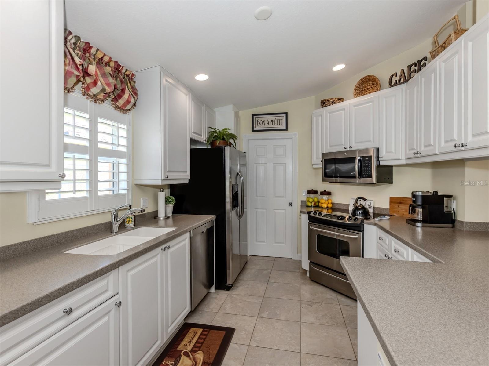 Image 5 of 54 For 13166 Huerta Street