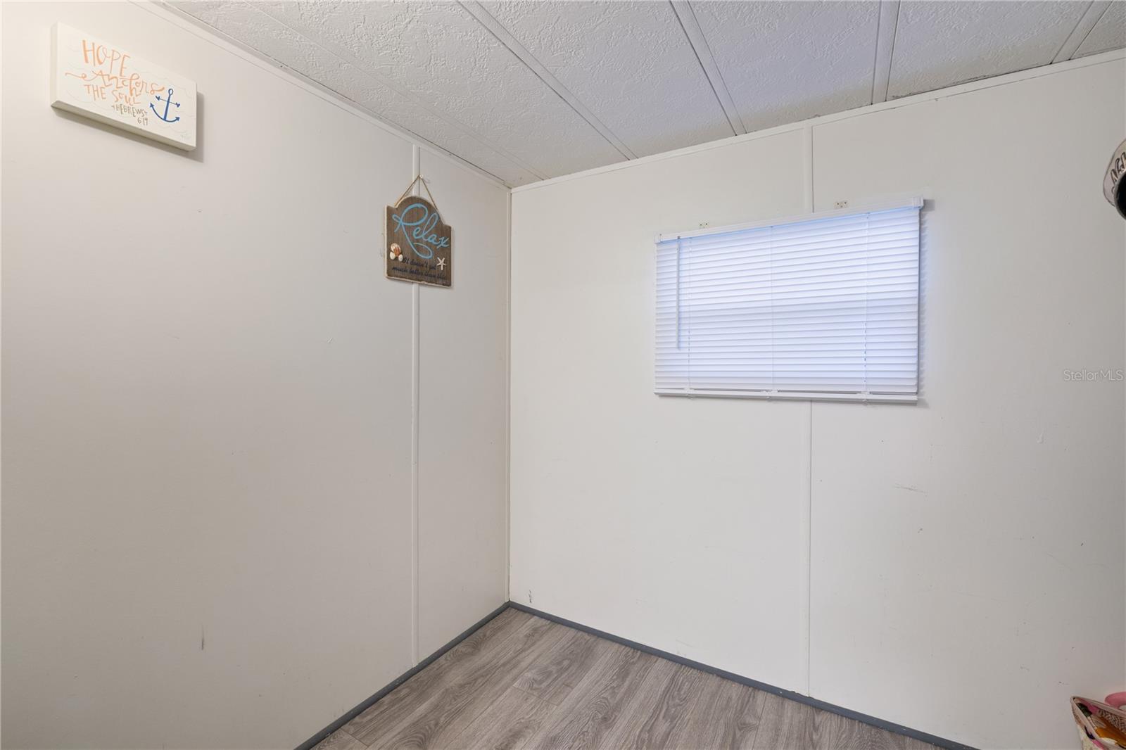 Image 19 of 59 For 1475 Flamingo Drive 20