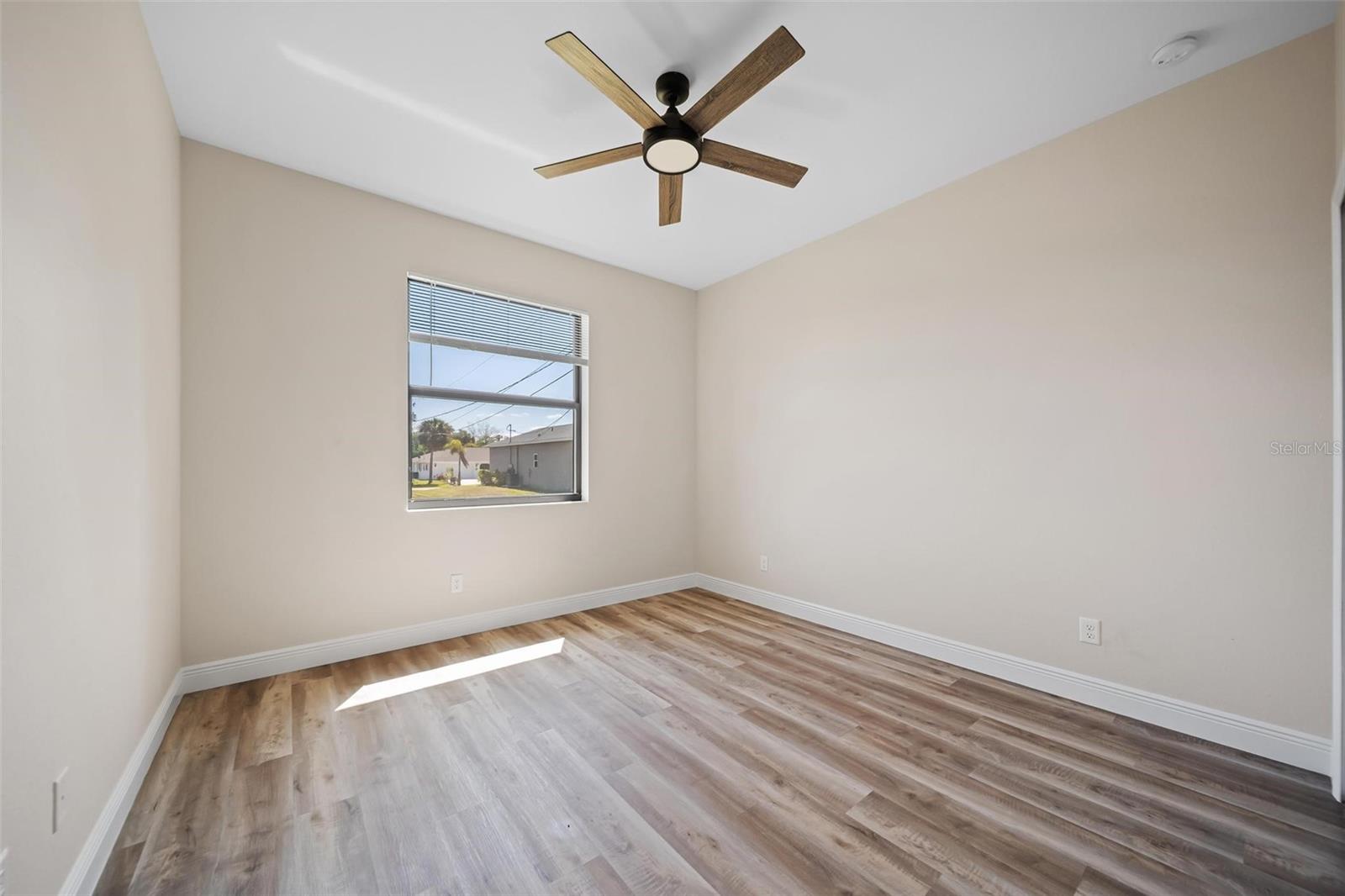 Image 16 of 47 For 172 Berthoud Street