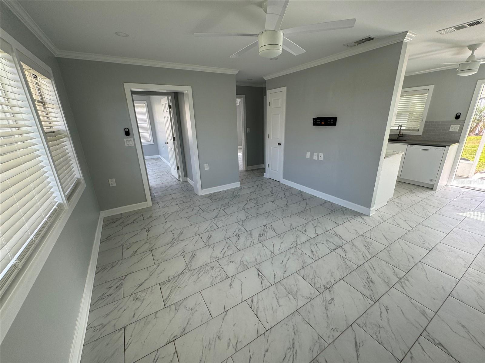 Image 8 of 18 For 301 Colonia Lane W