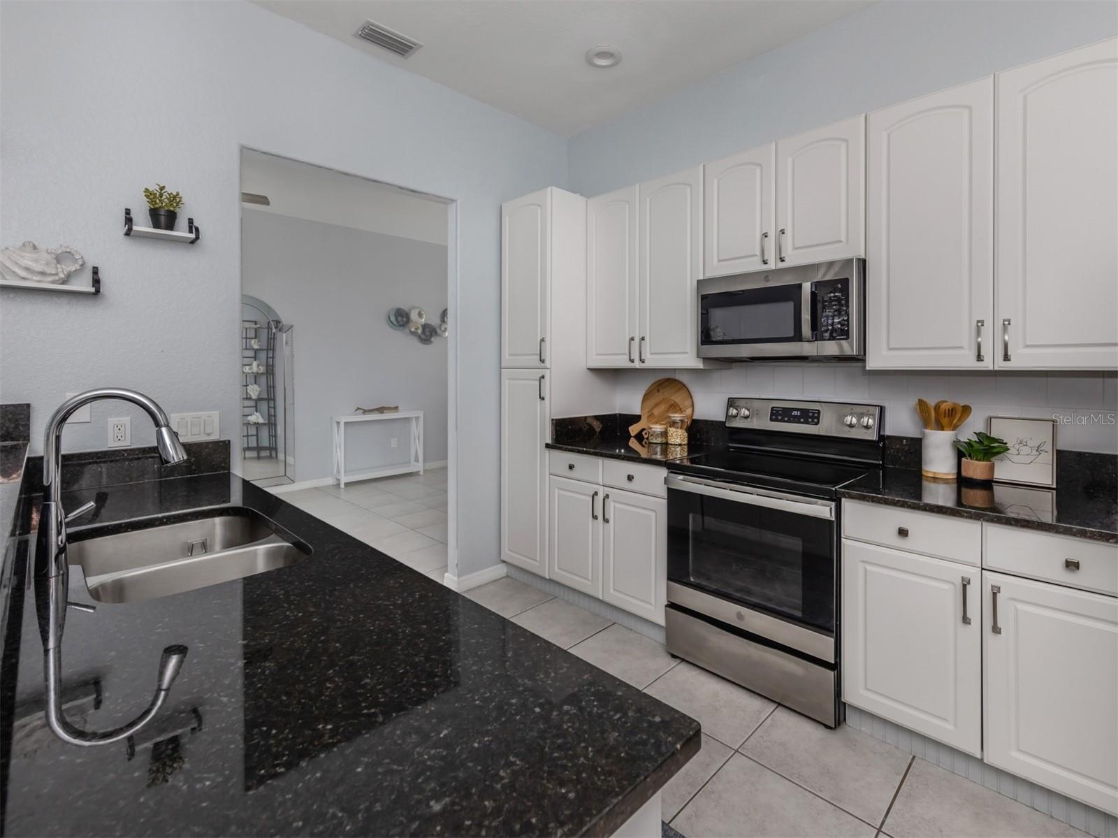 Image 9 of 62 For 5931 Plover Road