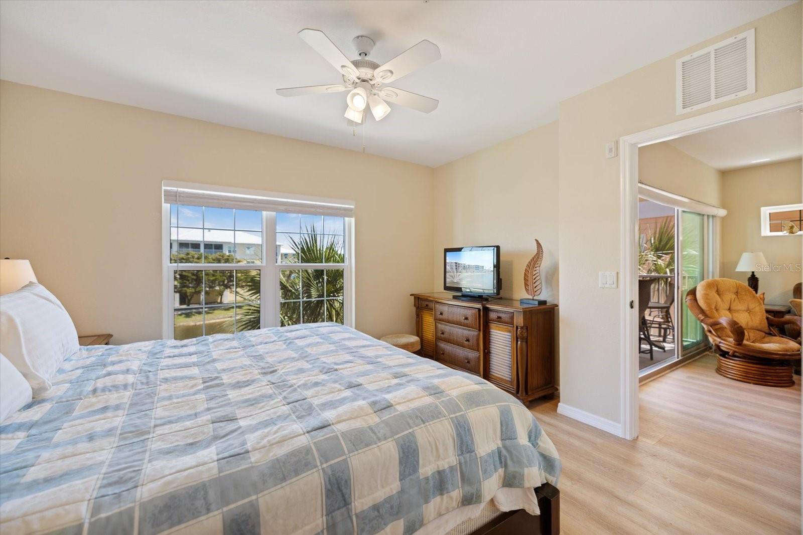 Image 22 of 58 For 8403 Placida Road 304