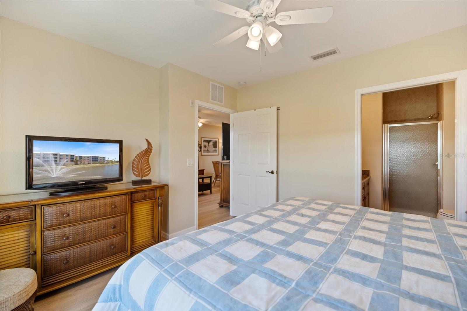 Image 23 of 58 For 8403 Placida Road 304