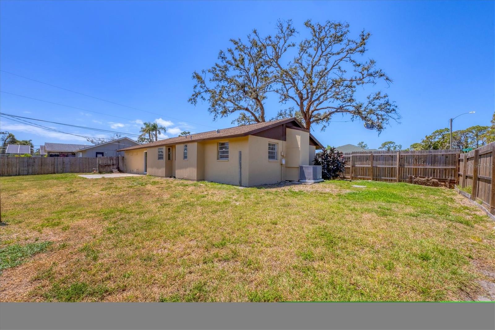 Image 22 of 23 For 5755 Oxalis Road