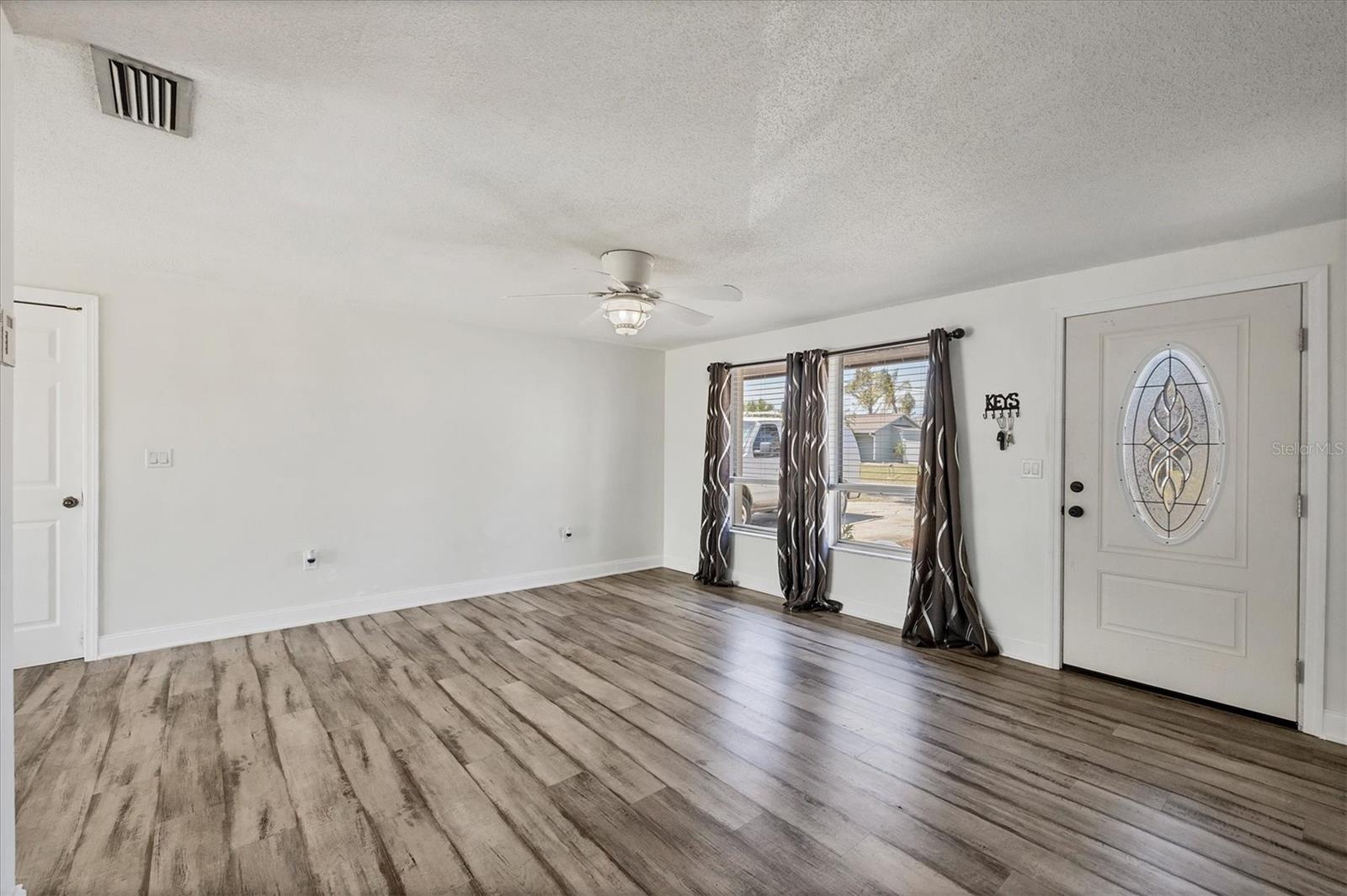 Image 3 of 23 For 5755 Oxalis Road