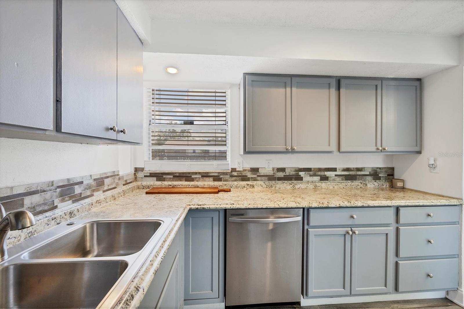 Image 8 of 23 For 5755 Oxalis Road