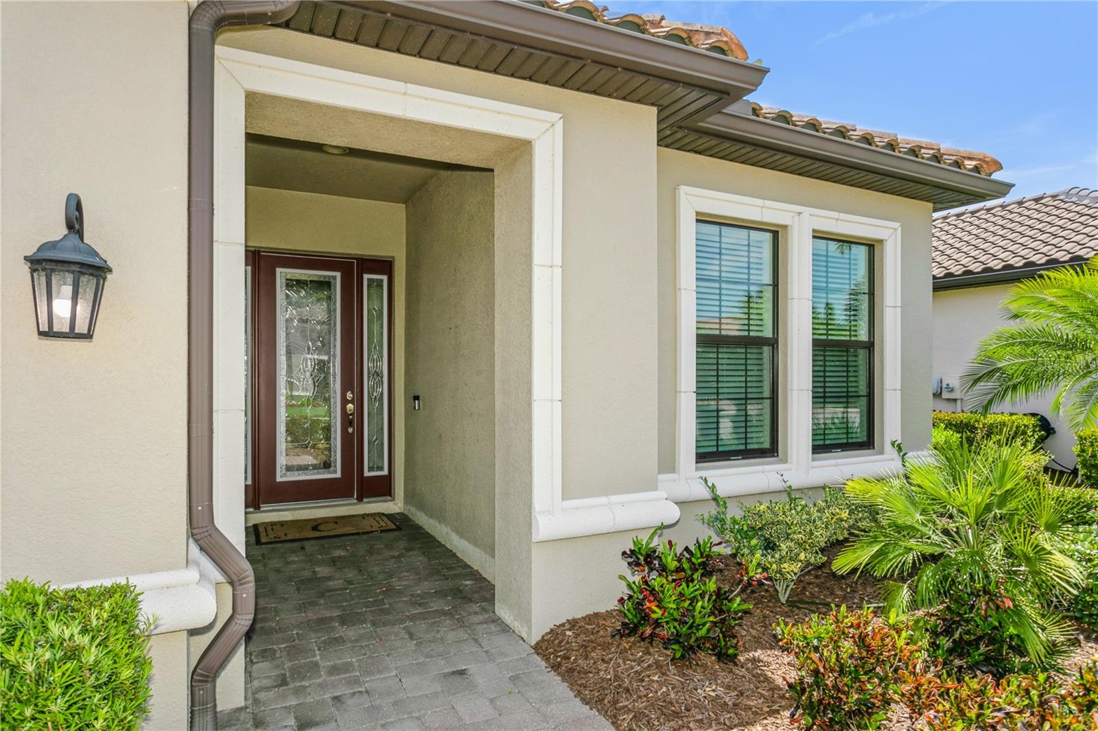 Listing photo id 1 for 5585 Semolino Street