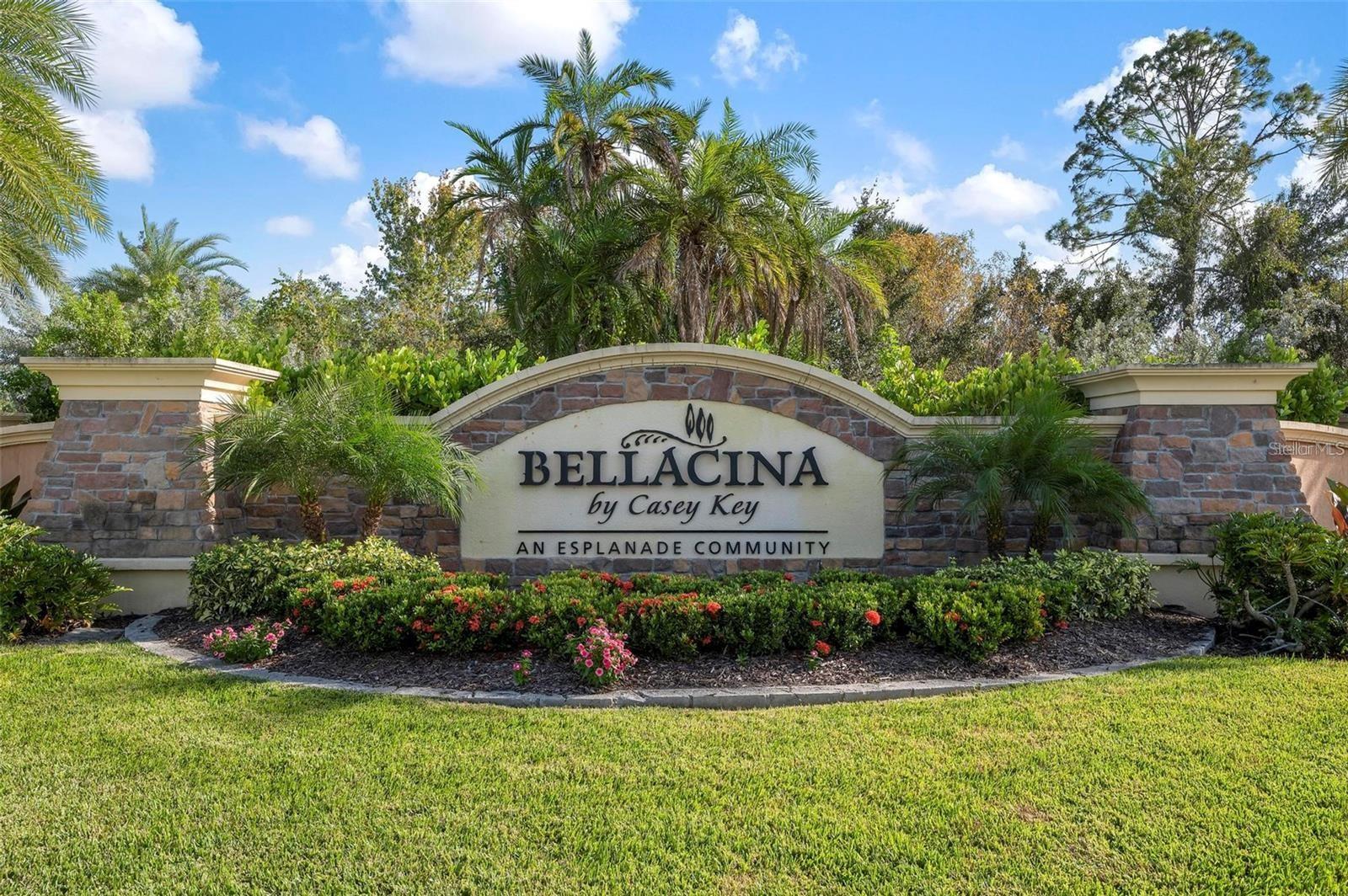 Listing photo id 36 for 5585 Semolino Street