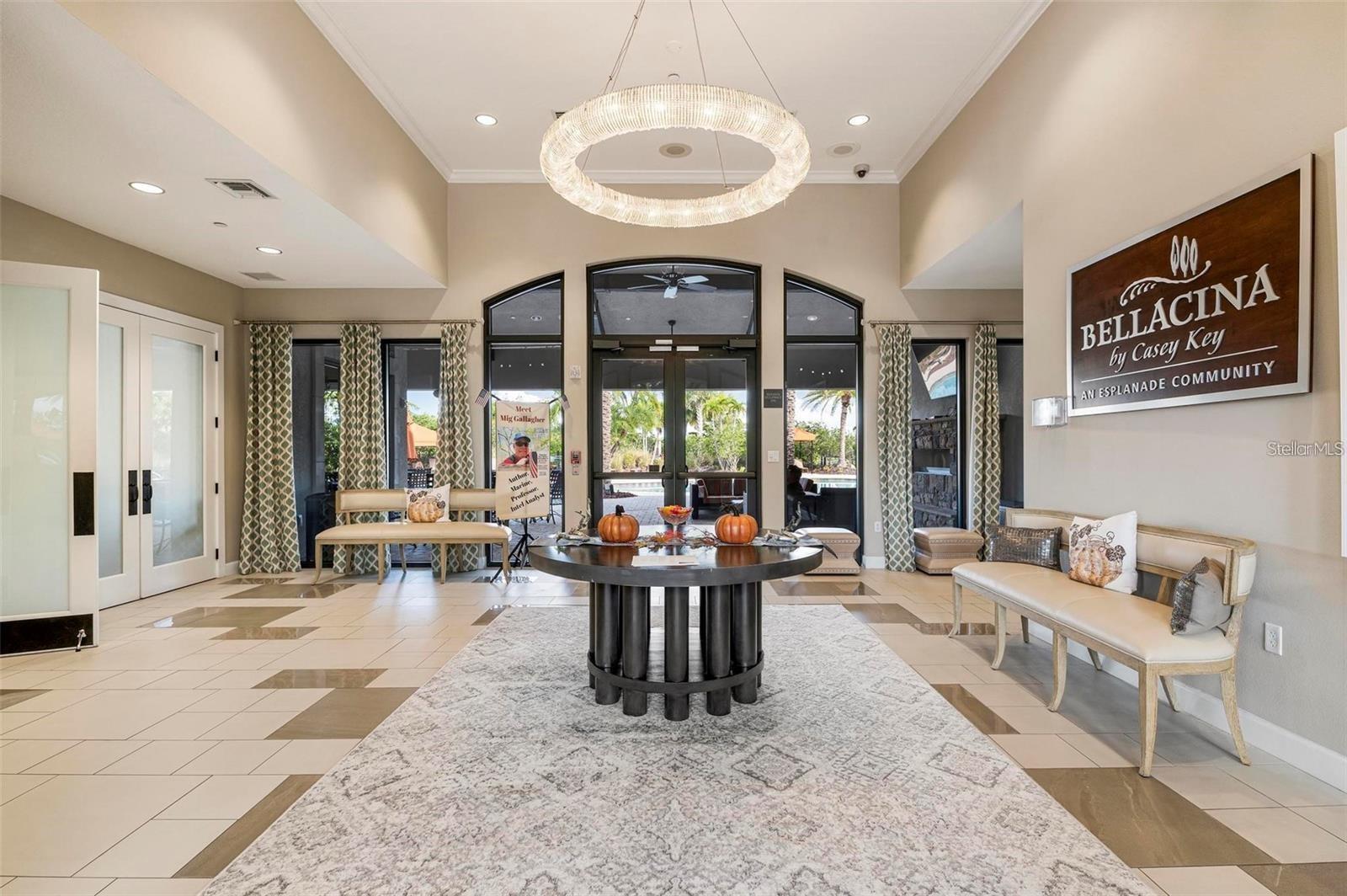 Listing photo id 37 for 5585 Semolino Street