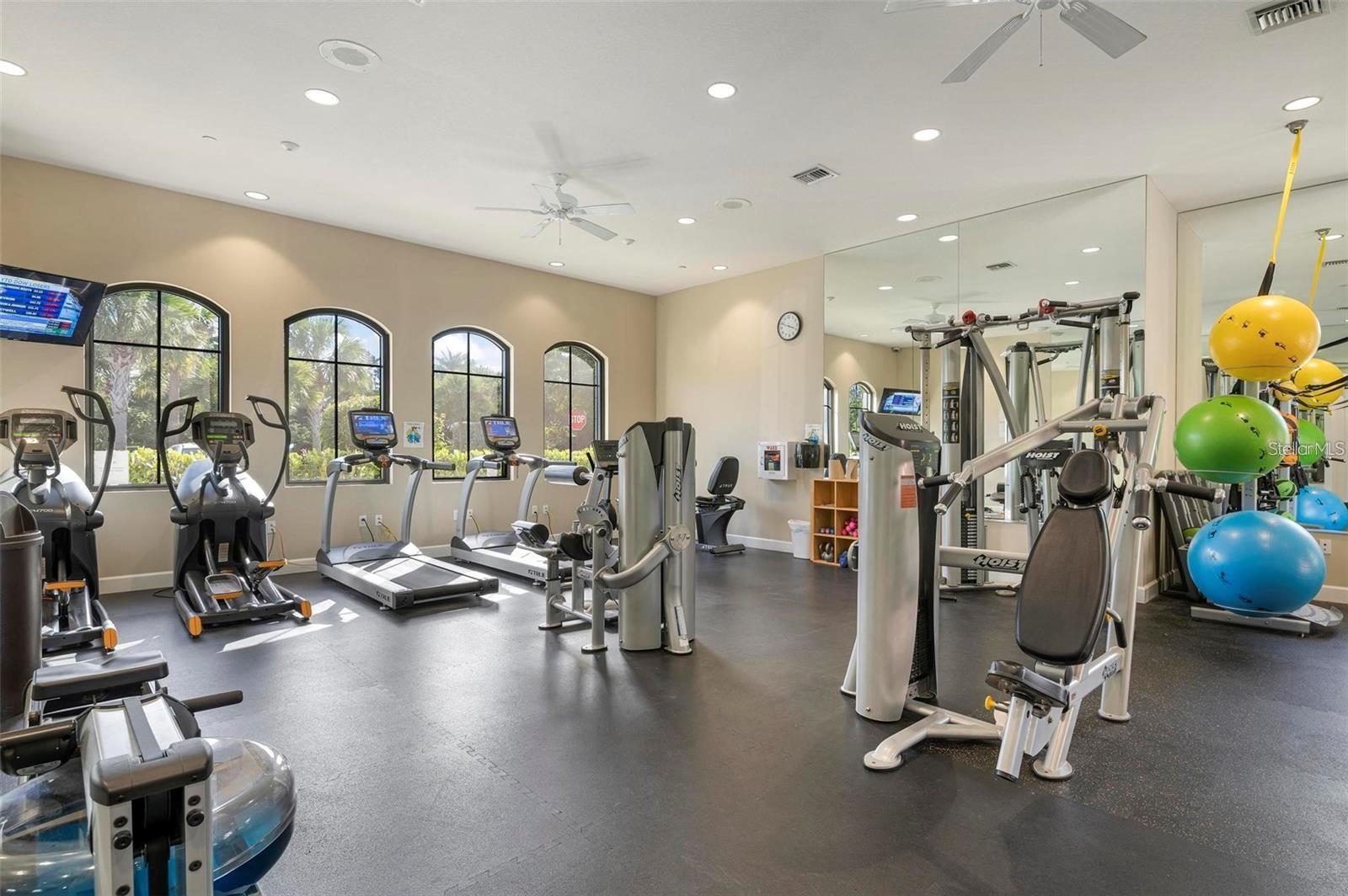 Listing photo id 39 for 5585 Semolino Street