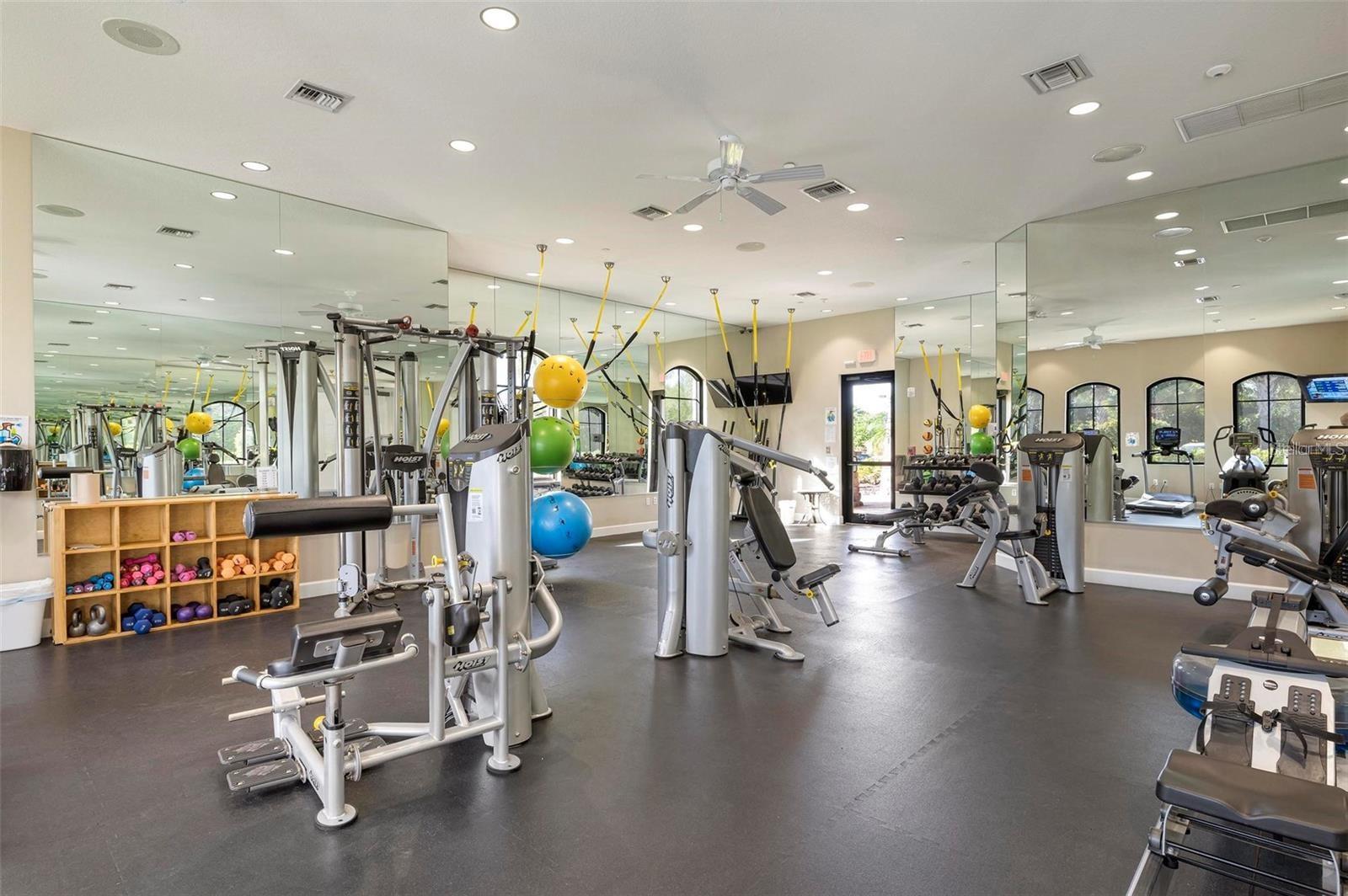 Listing photo id 40 for 5585 Semolino Street