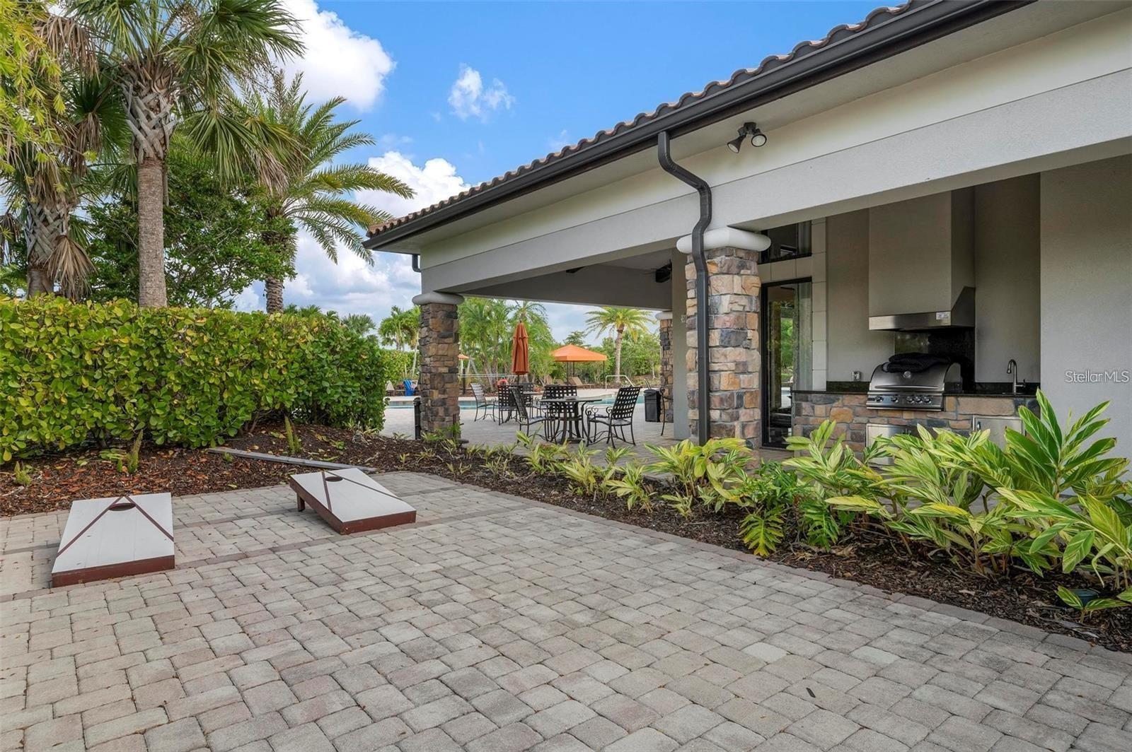 Listing photo id 46 for 5585 Semolino Street