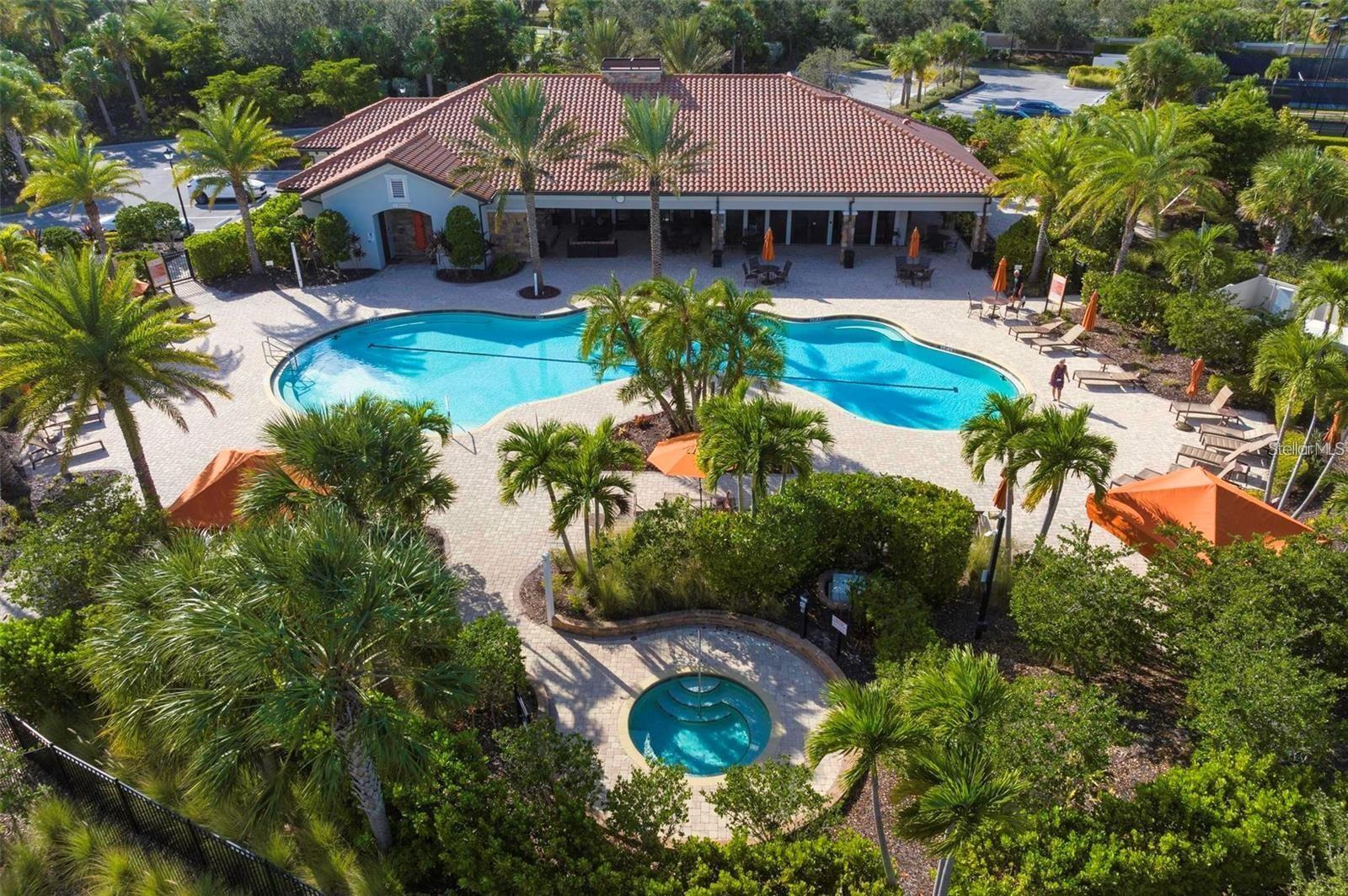 Listing photo id 48 for 5585 Semolino Street