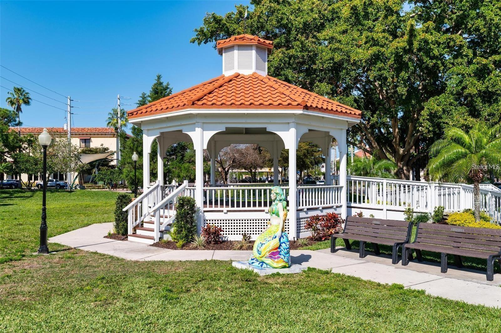 Listing photo id 64 for 5585 Semolino Street
