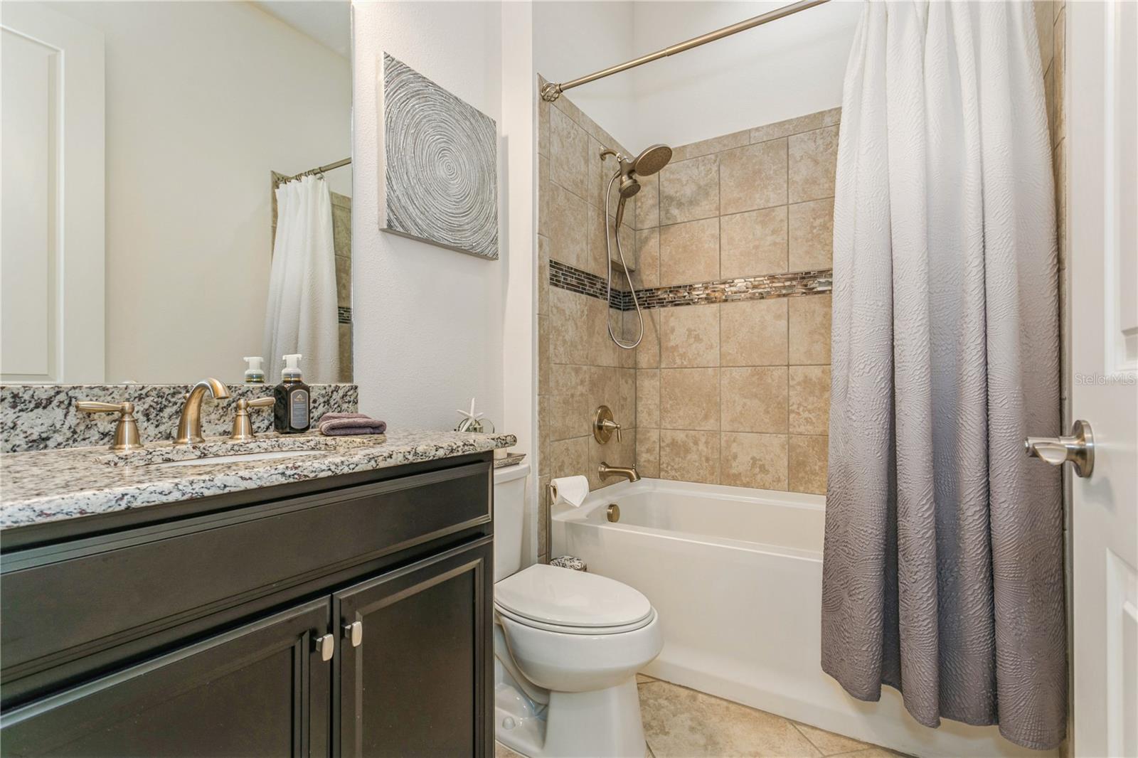 Listing photo id 5 for 5585 Semolino Street