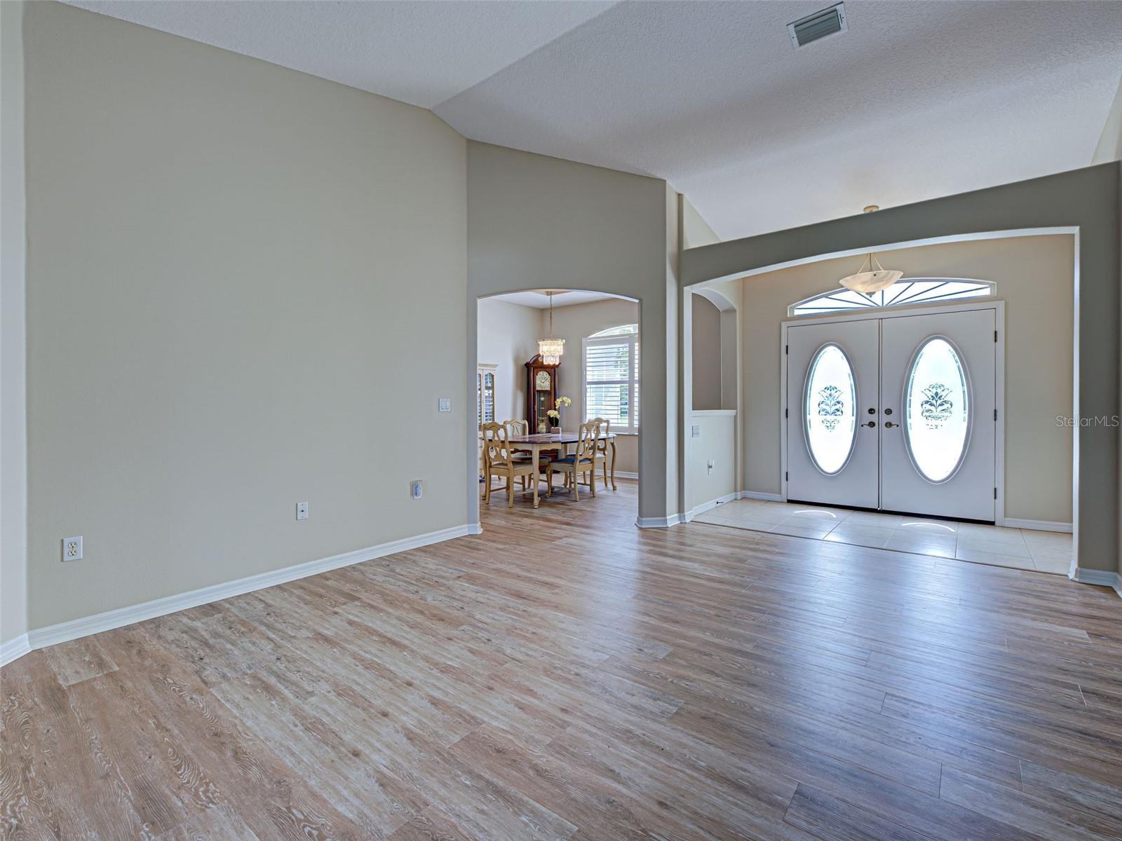 Image 12 of 45 For 4062 Green Tree Avenue