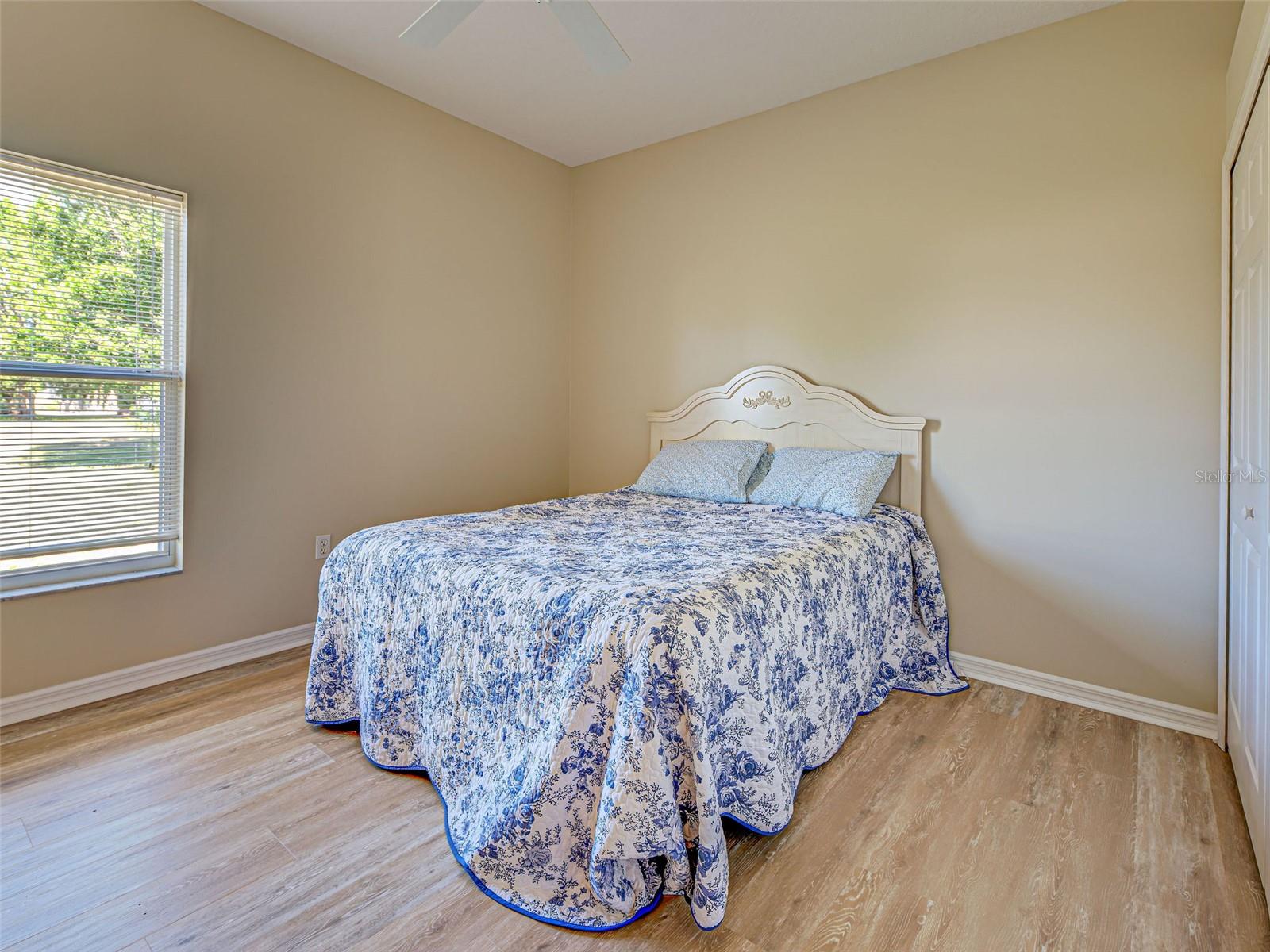 Image 34 of 45 For 4062 Green Tree Avenue