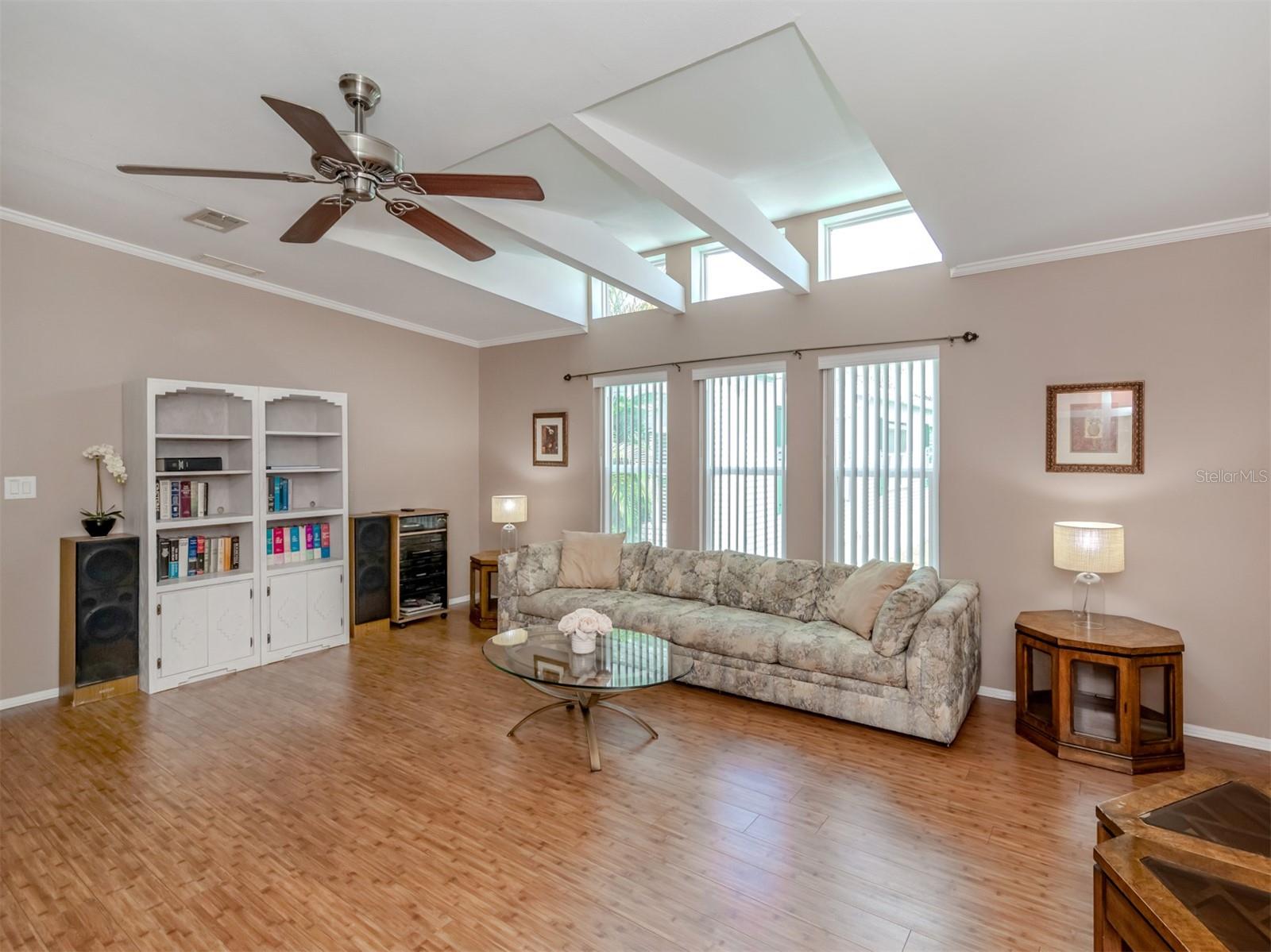 Image 11 of 47 For 339 Salt Creek Drive