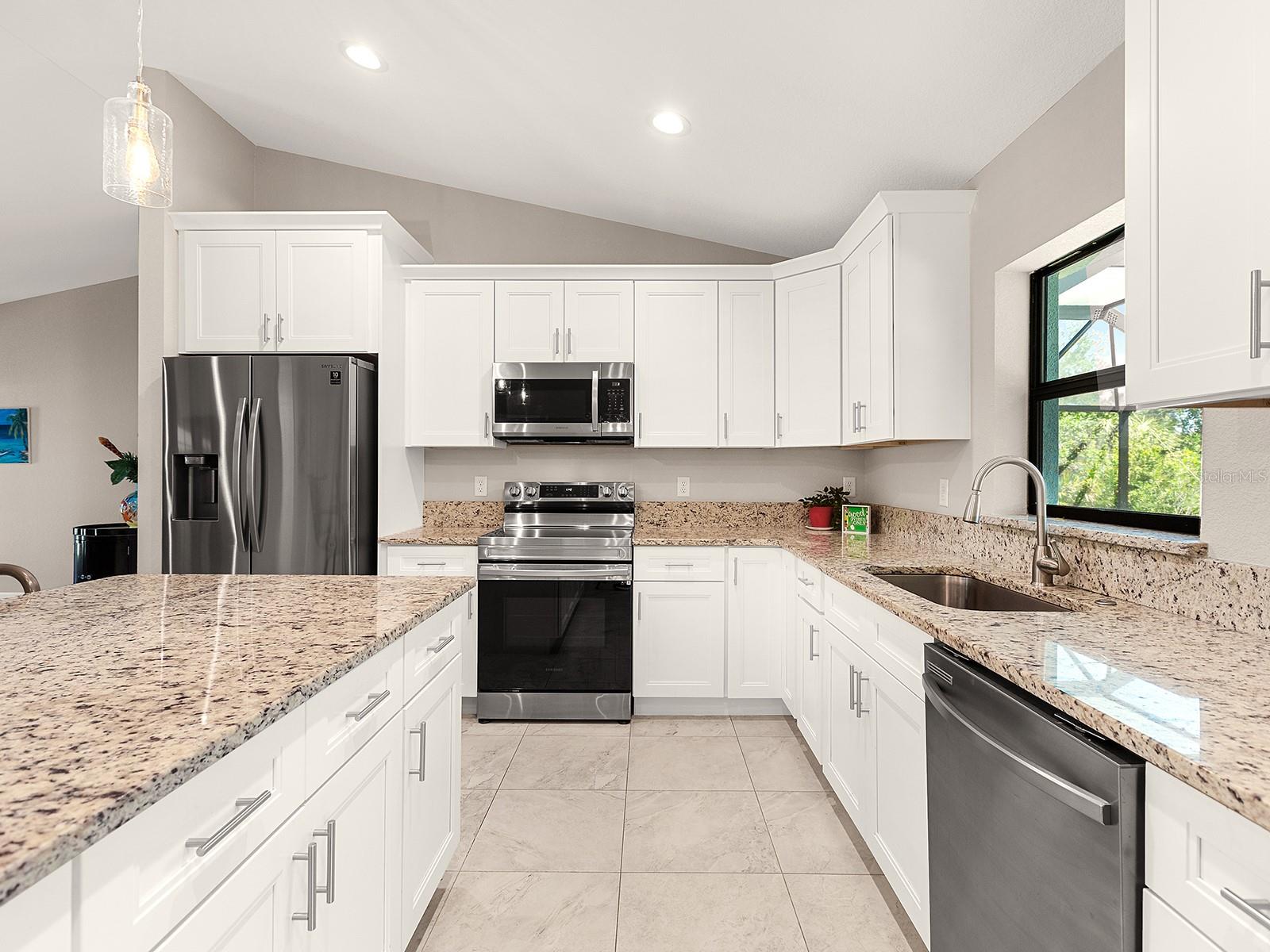 Image 11 of 31 For 6126 Spinnaker Boulevard