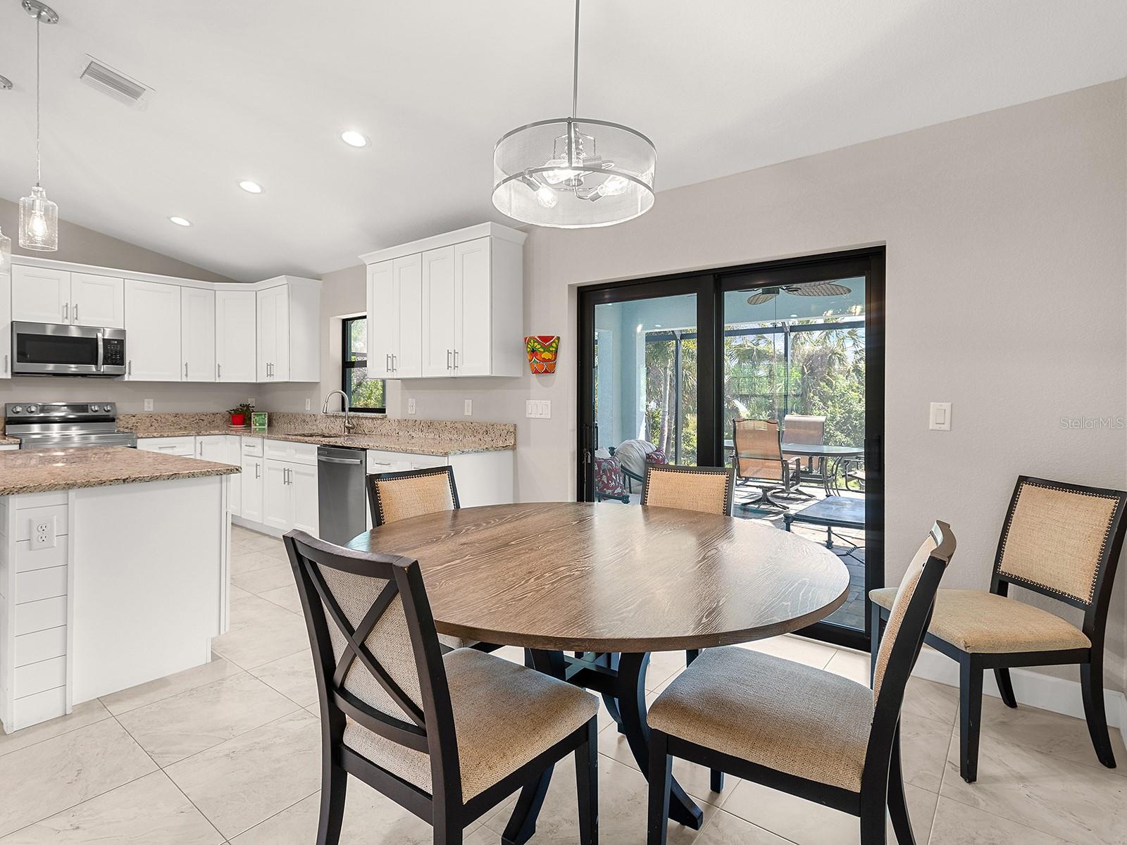 Image 15 of 31 For 6126 Spinnaker Boulevard