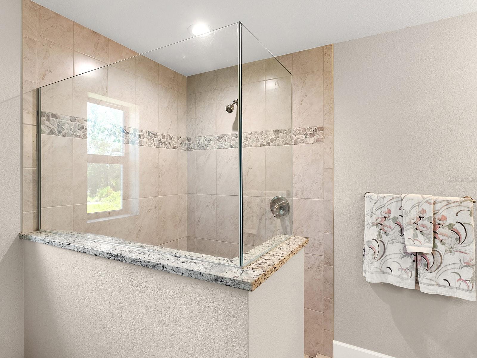 Image 20 of 31 For 6126 Spinnaker Boulevard