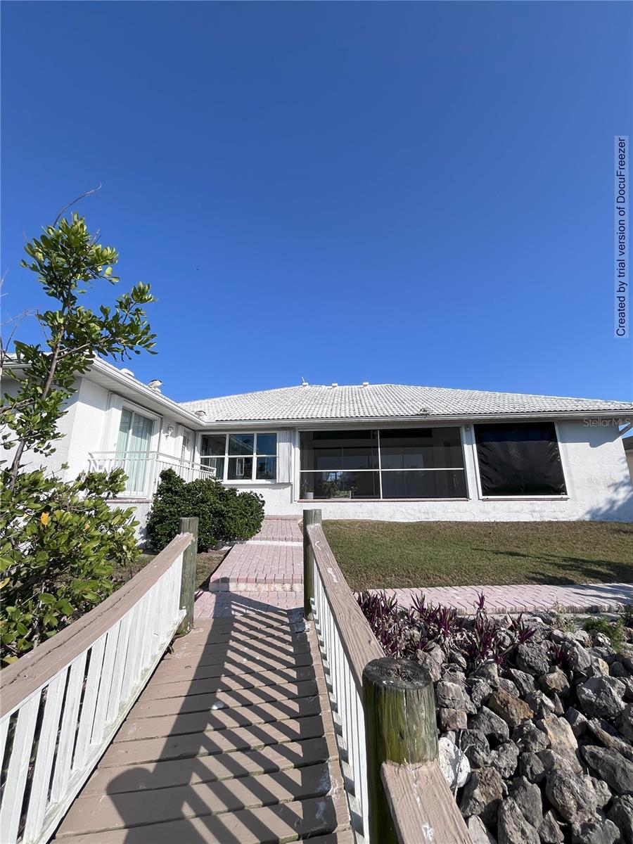 Image 22 of 63 For 617 Bonito Avenue