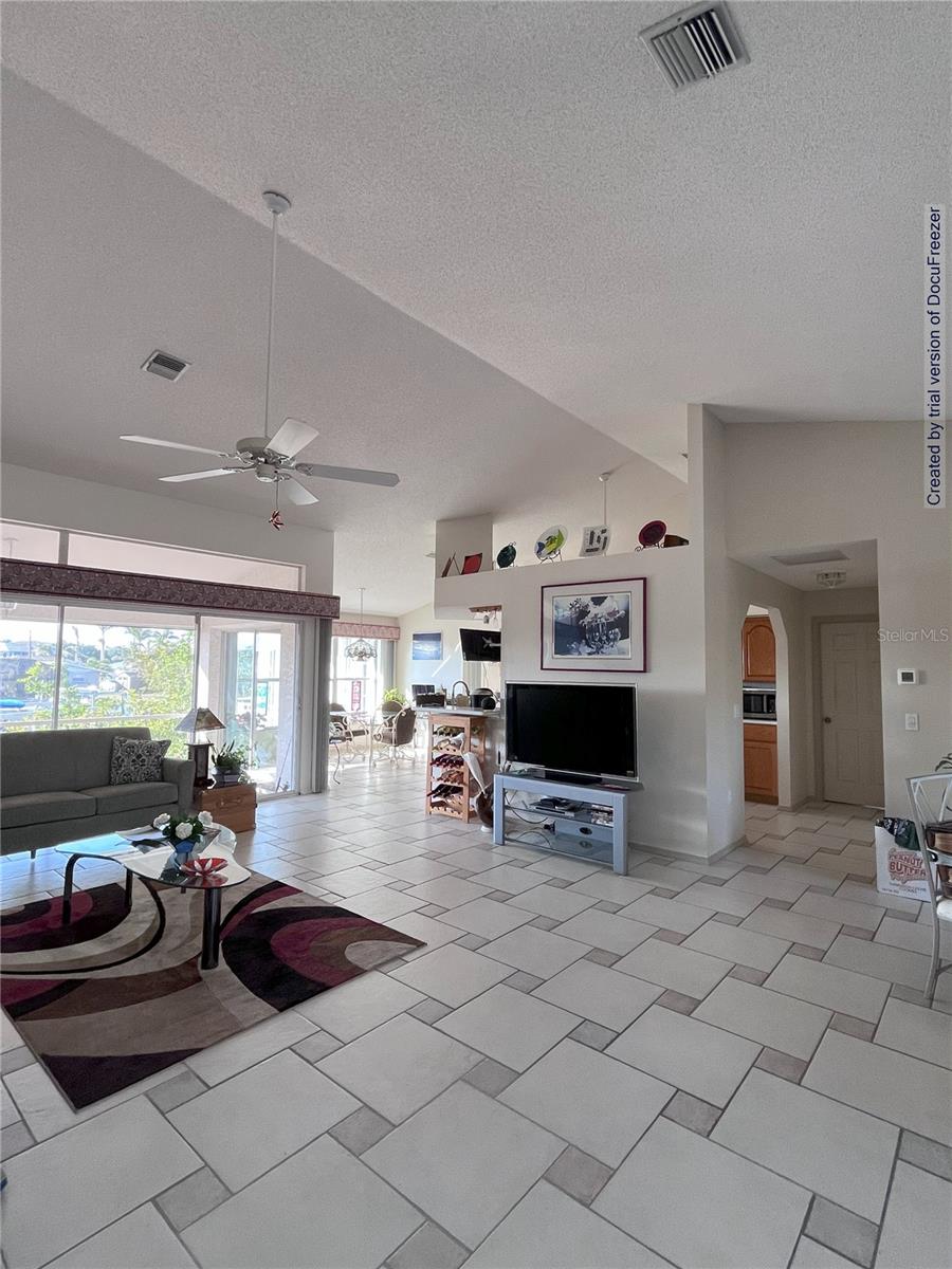 Image 27 of 63 For 617 Bonito Avenue