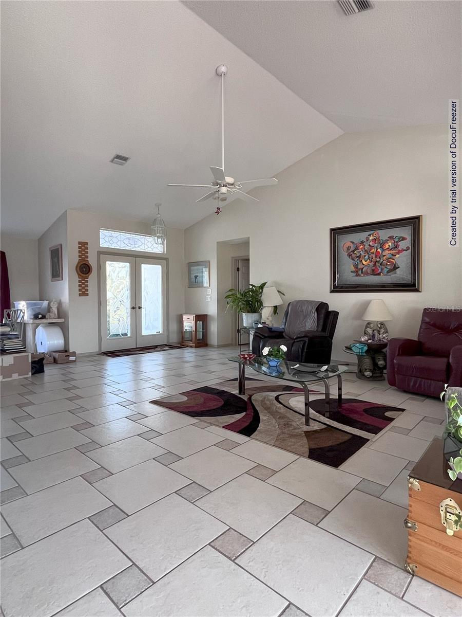 Image 9 of 63 For 617 Bonito Avenue