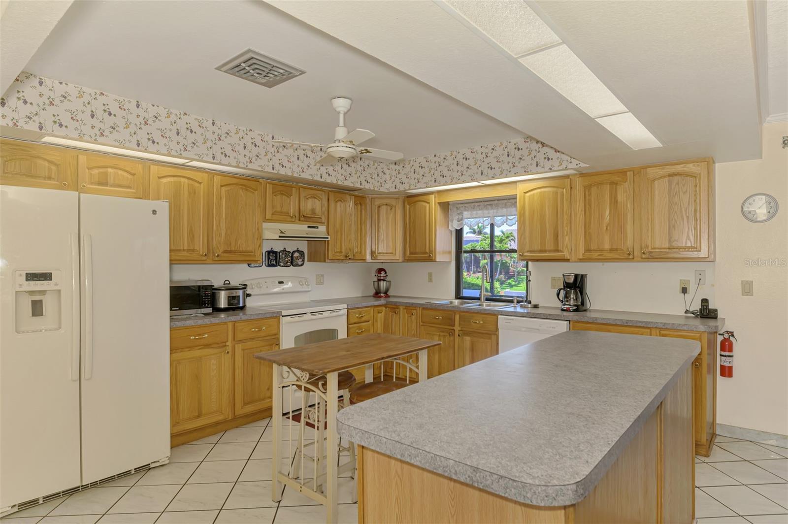 Image 17 of 56 For 322 Oakwood Circle