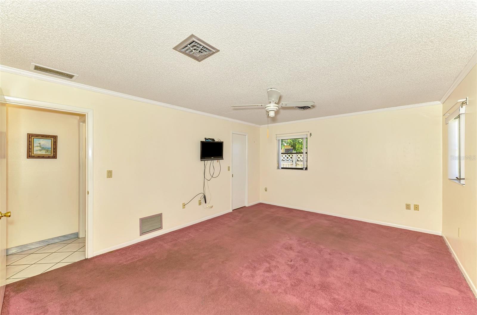 Image 27 of 56 For 322 Oakwood Circle